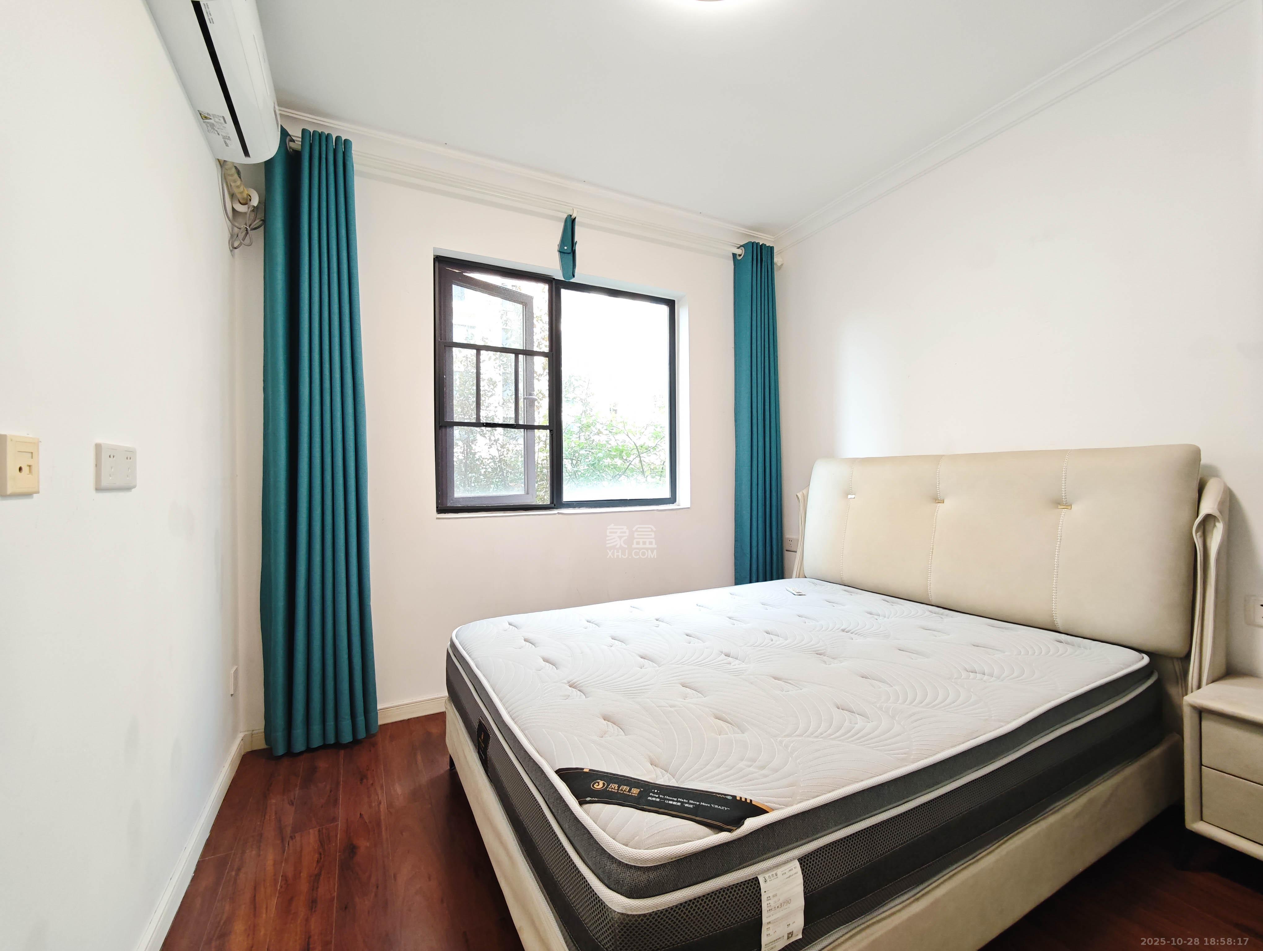 万科魅力之城观澜里  4室2厅1卫    205.0万卧室