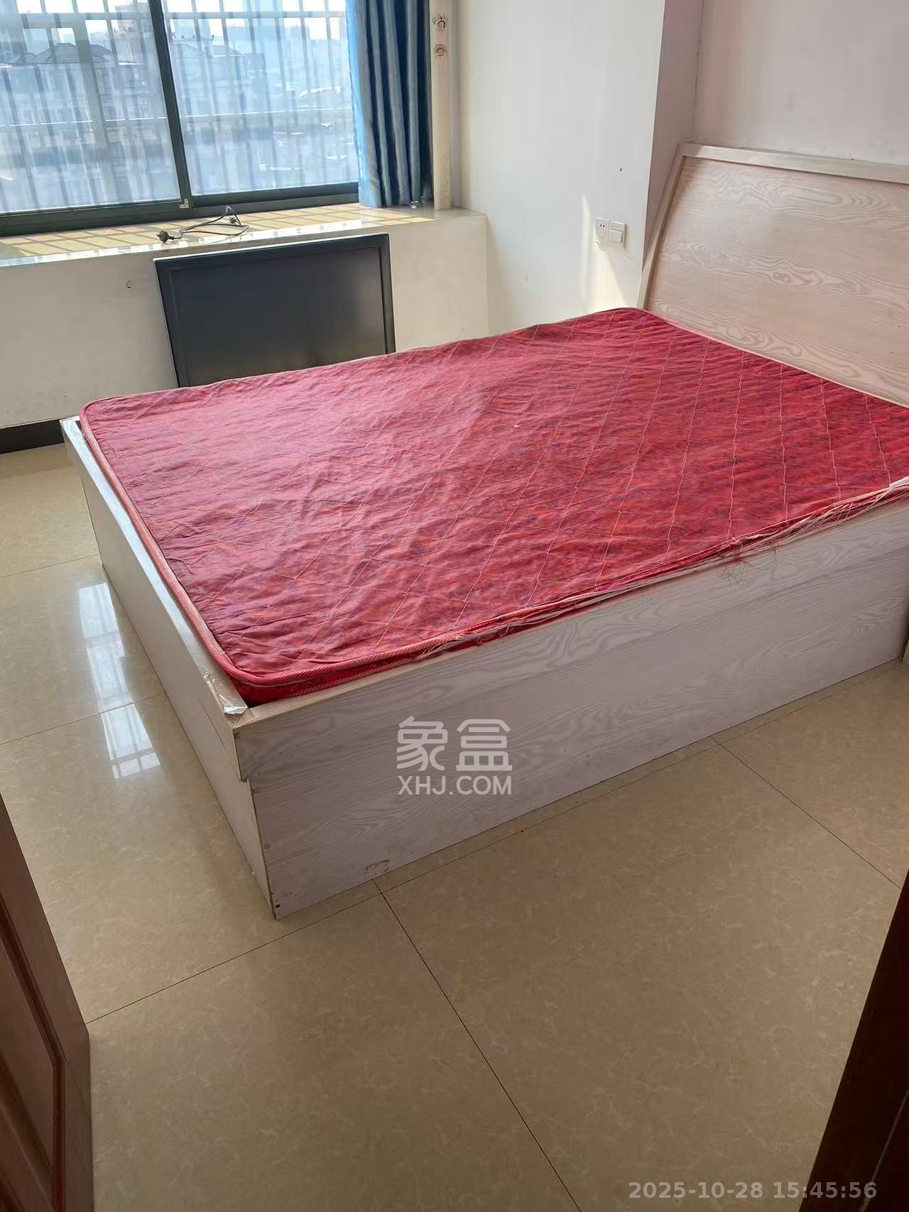 枫华府第  3室2厅1卫    1900.0元/月室内图