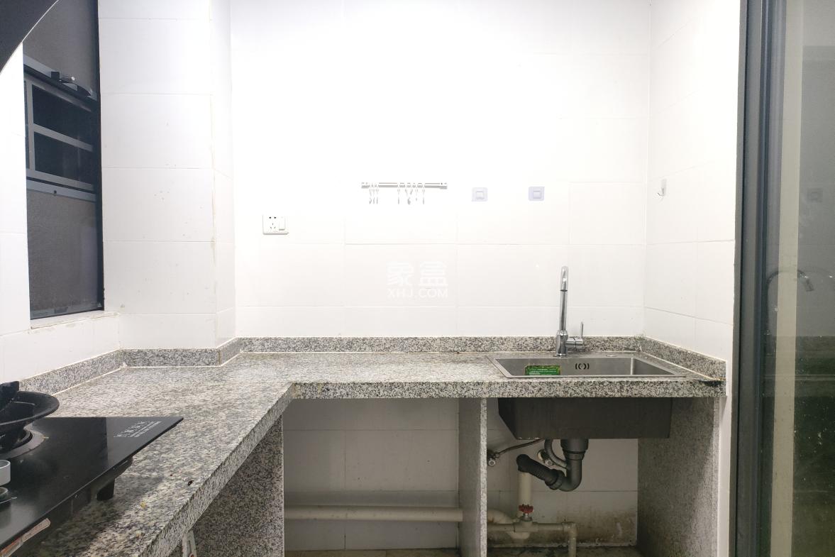 冠盛天泽园 2室2厅1卫 2400.0元/月 冠盛天泽园 2室2厅1卫 2400.0元/月室内图