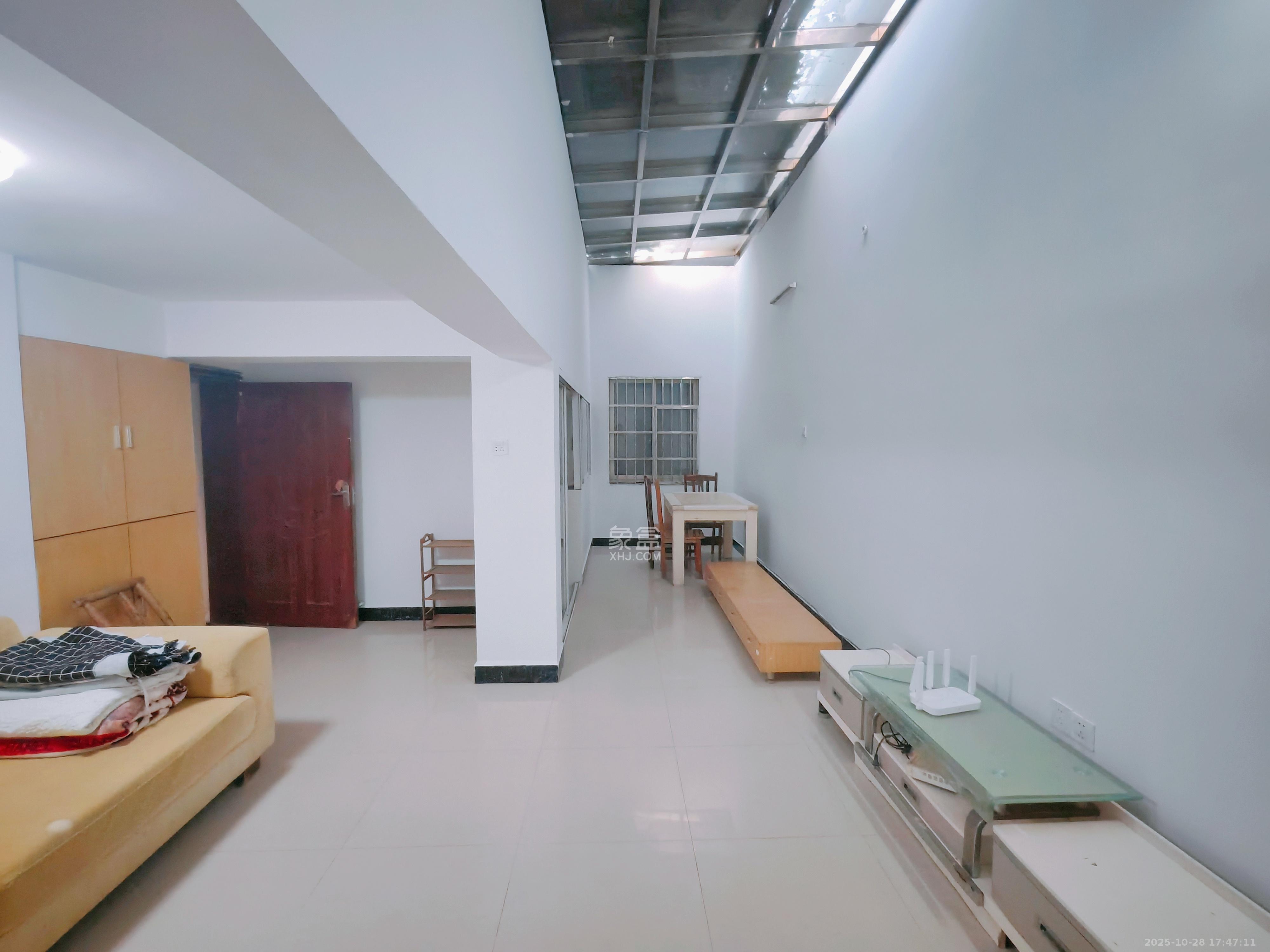 枫林美景 3室2厅1卫 2200.0元/月 枫林美景 3室2厅1卫 2200.0元/月室内图