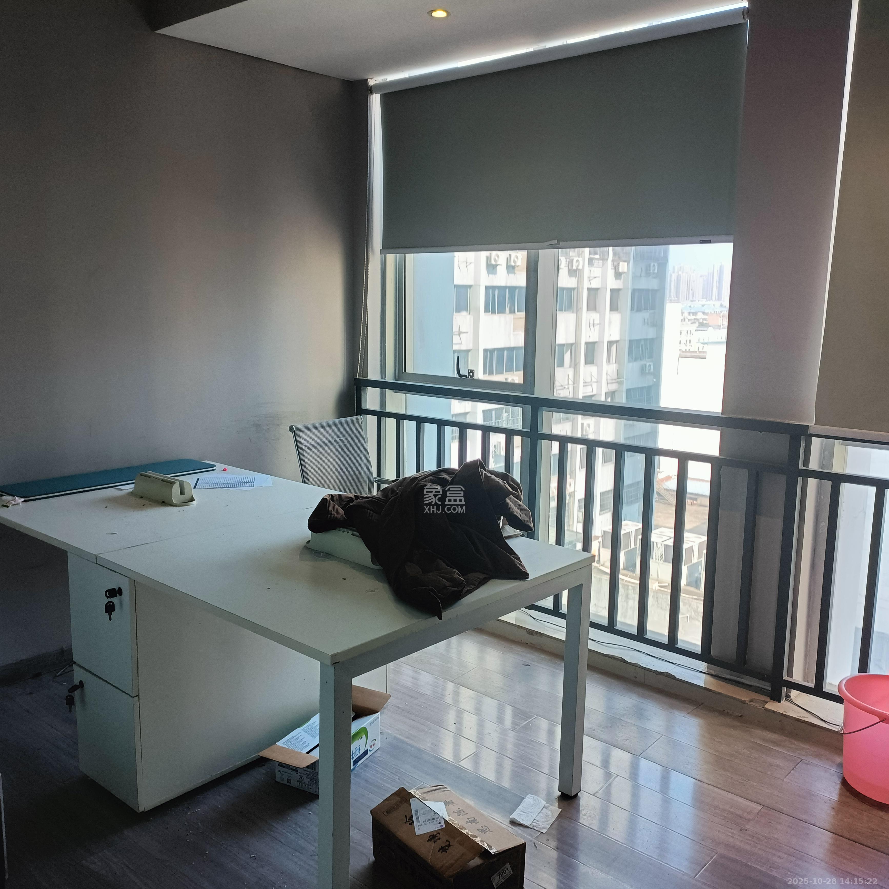 东方芙蓉   145.0㎡      6000.0元/月室内图