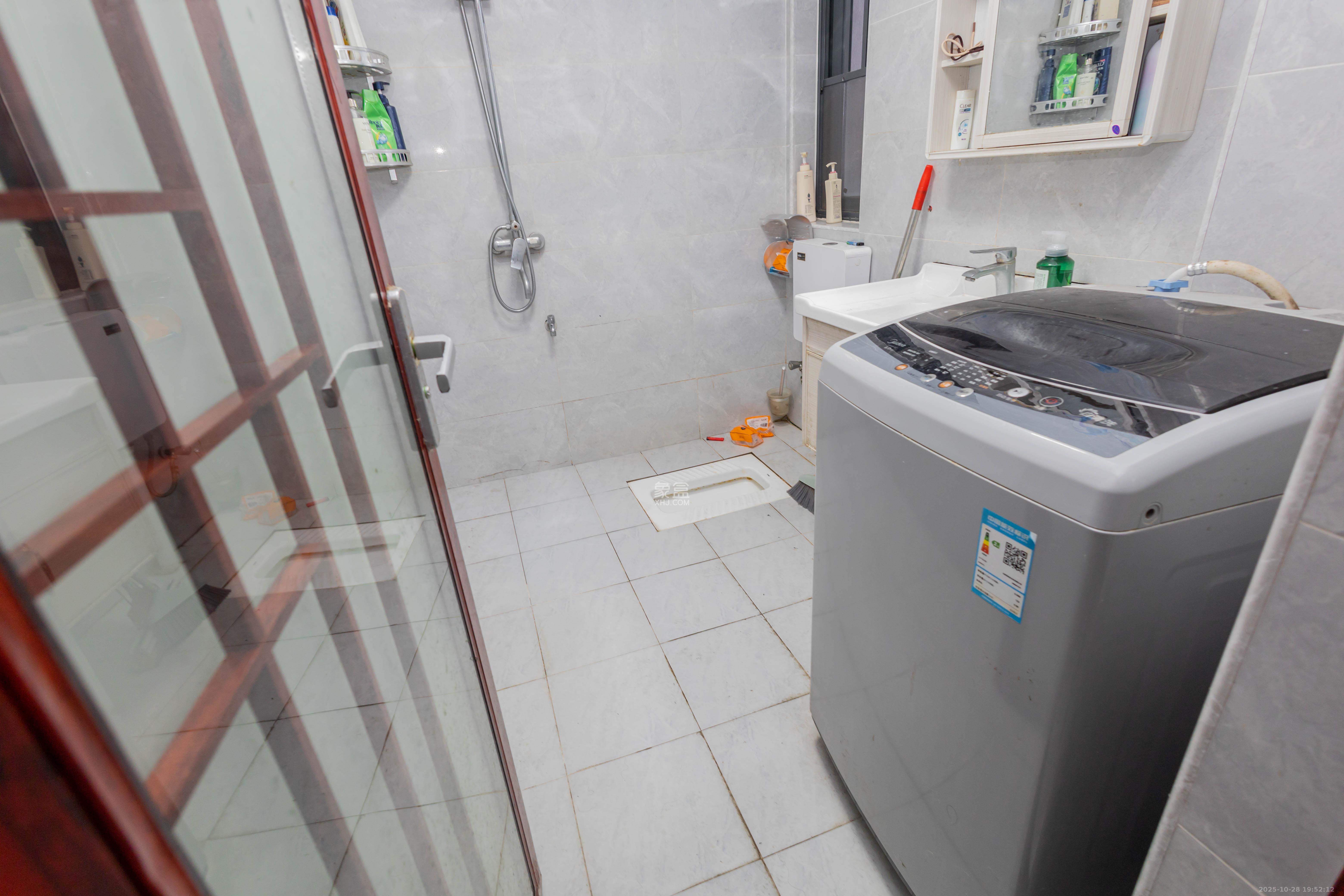 爵世名邸东湖(东湖壹号企业总部基地)  3室2厅2卫    88.0万 爵世名邸东湖(东湖壹号企业总部基地)  3室2厅2卫    88.0万卫生间