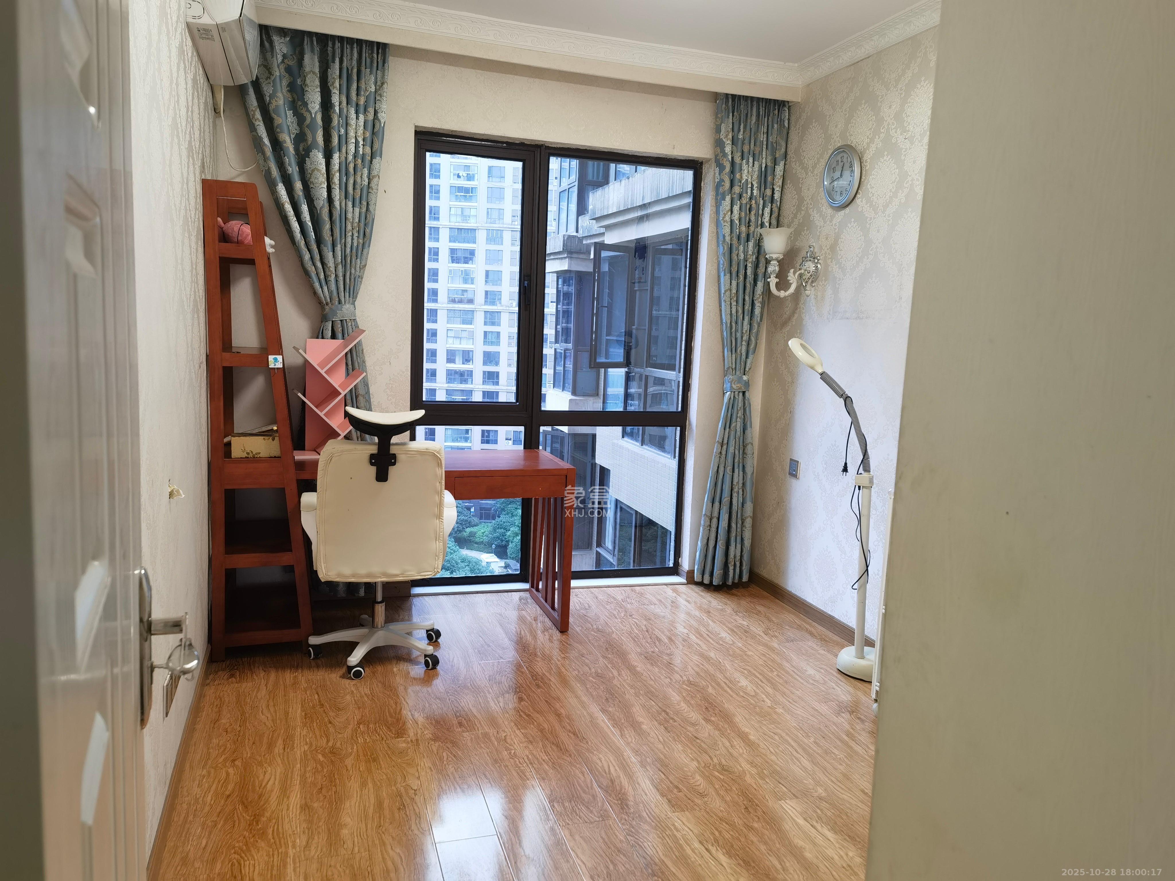 海洋半岛（月珑湾）  4室2厅2卫    3200.0元/月室内图