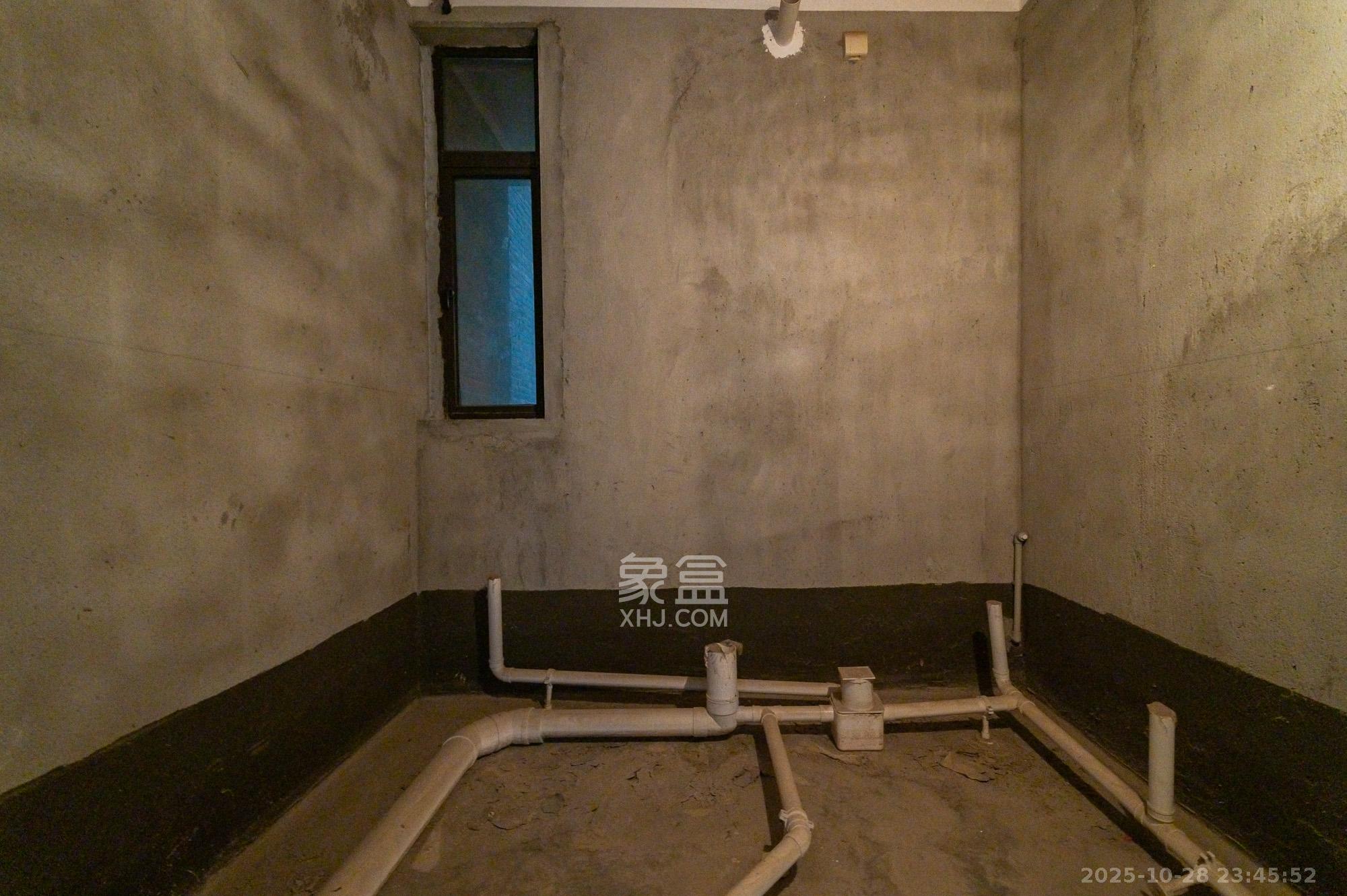 星湖湾一期洋房  4室2厅2卫    205.0万其他