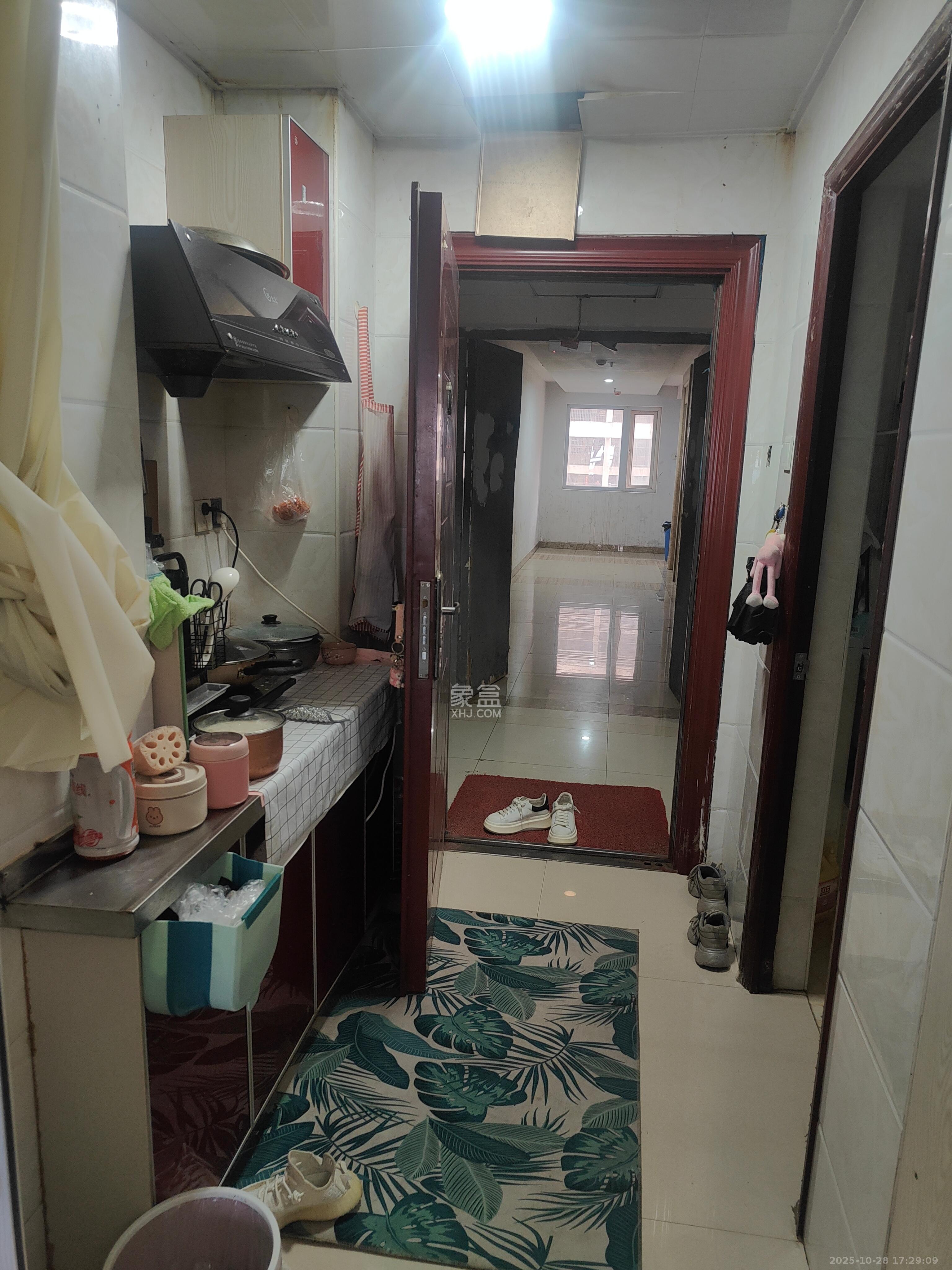 新长海广场  1室1厅1卫    1150.0元/月室内图