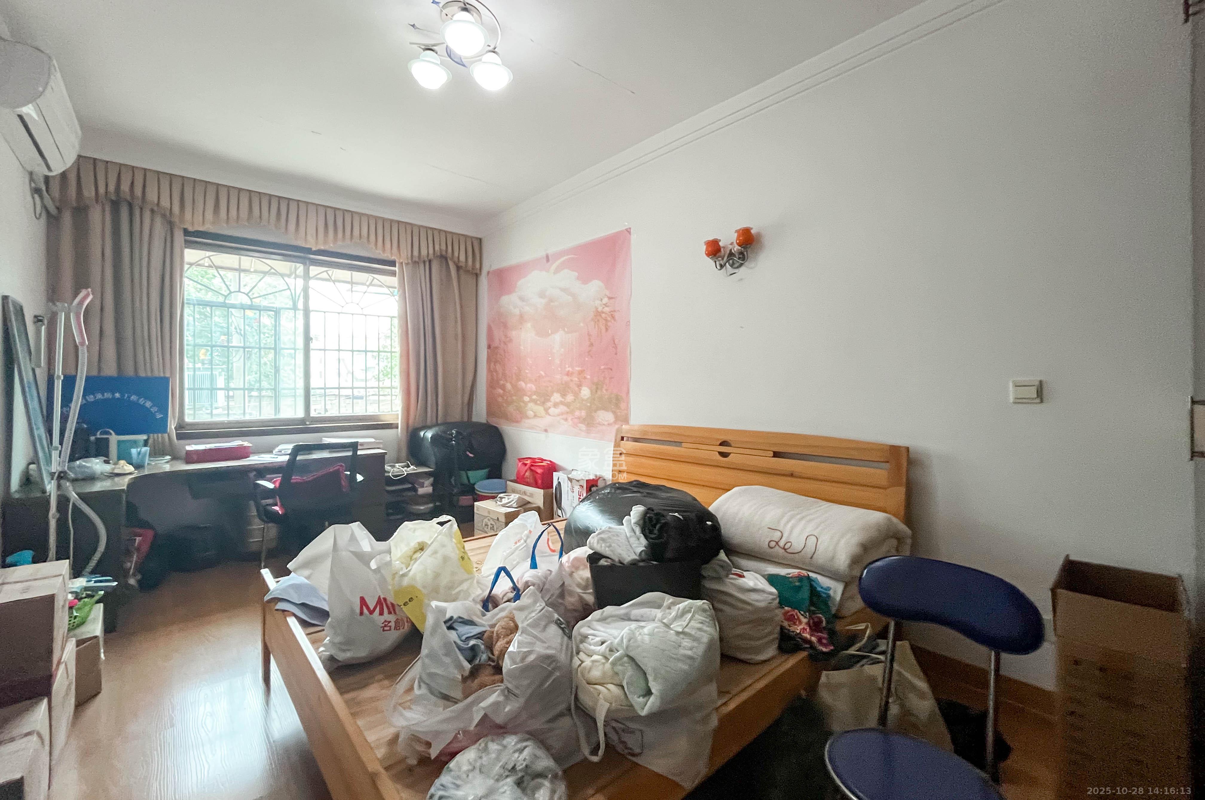 西韵公寓(西苑公寓) 3室2厅2卫 120.0万 西韵公寓(西苑公寓) 3室2厅2卫 120.0万其他