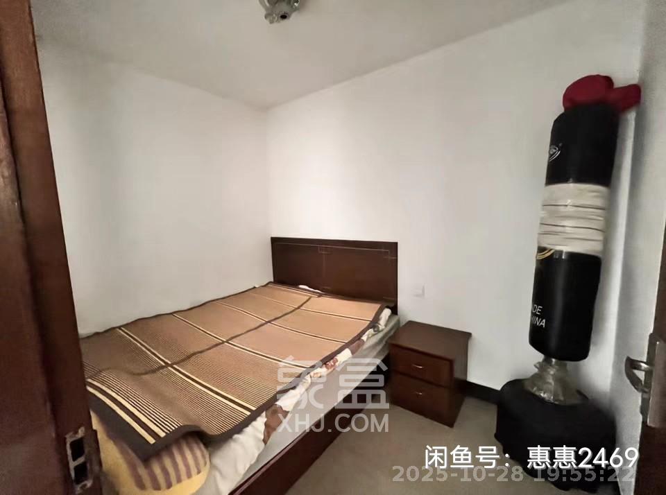 茶叶大市场“山水茗园”  3室2厅1卫    1200.0元/月室内图