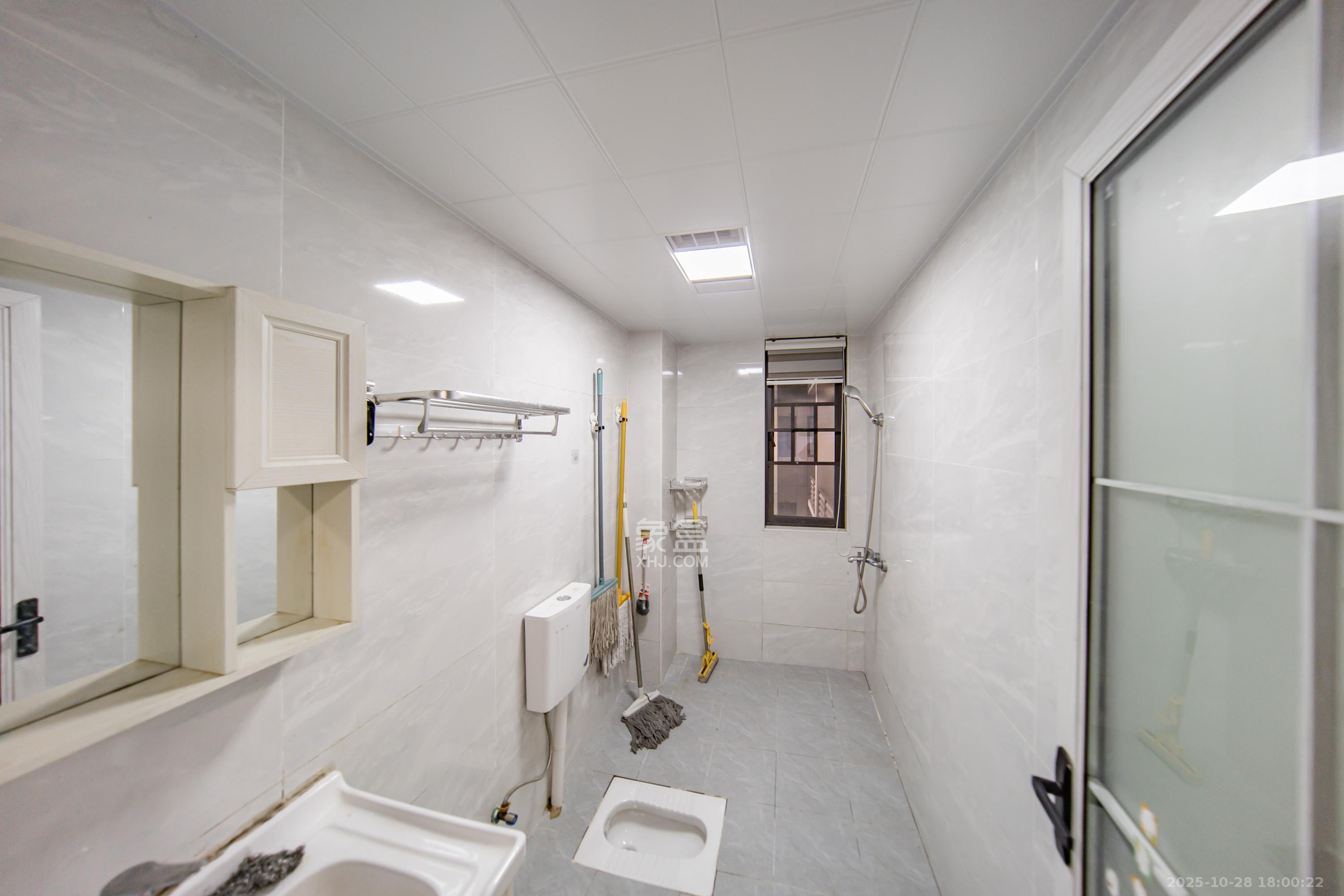 城发恒伟星雅韵（恒伟星辉苑）  4室2厅2卫    148.8万卫生间