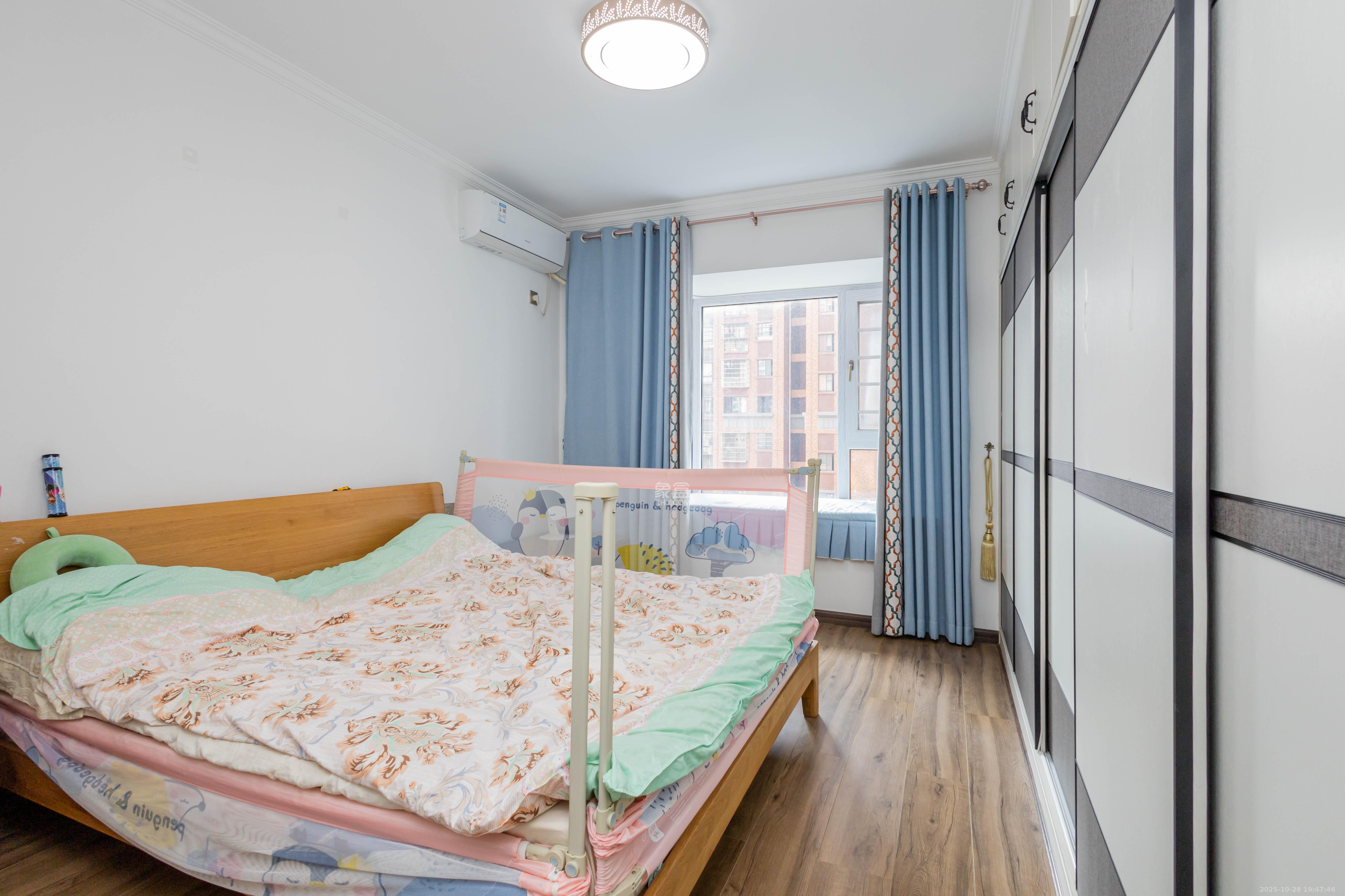 东业上城嘉苑(晟悦国际) 3室2厅2卫 79.8万 东业上城嘉苑(晟悦国际) 3室2厅2卫 79.8万卧室