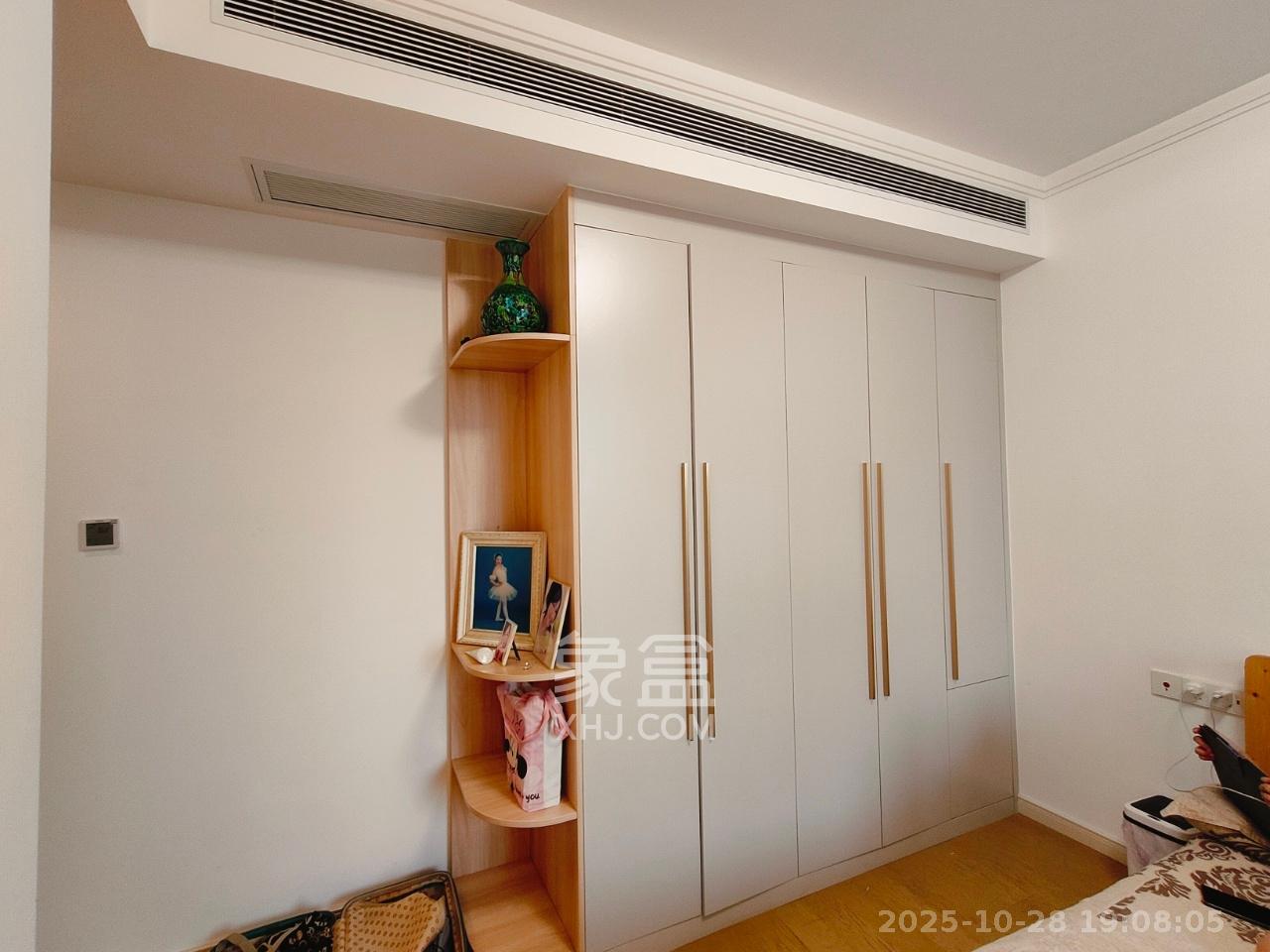 万科金色梦想B区  3室2厅2卫    3000.0元/月 万科金色梦想B区  3室2厅2卫    3000.0元/月室内图