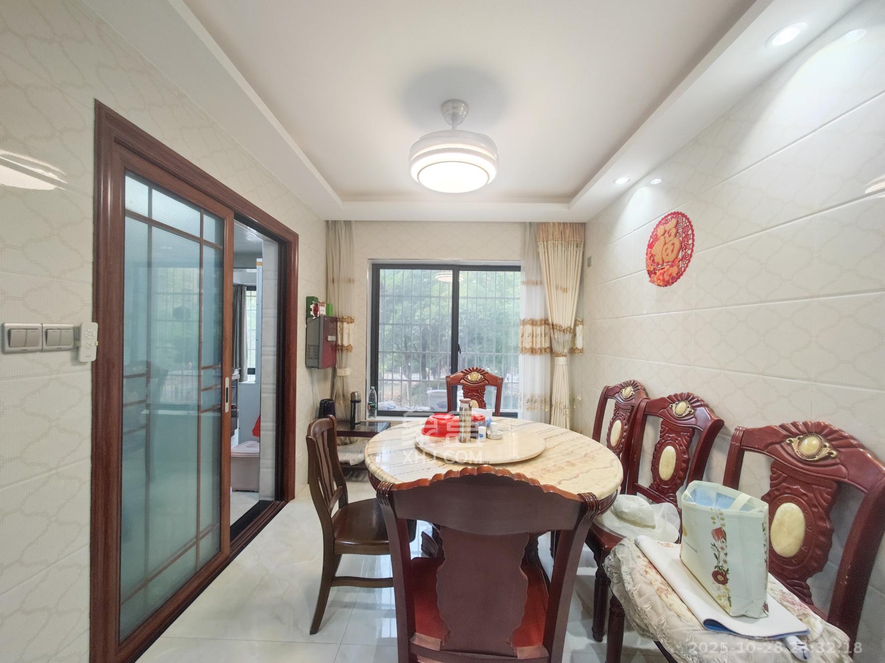 嘉华城（一期）  4室2厅2卫    158.0万其他