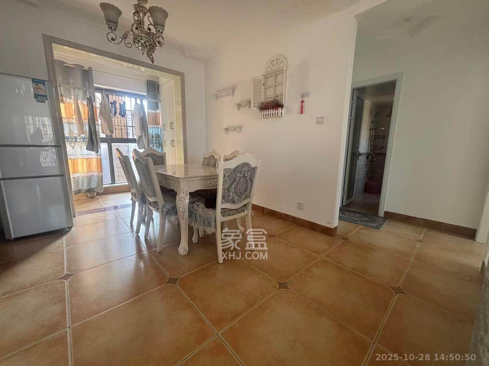 邦盛水岸御园  3室2厅2卫    2200.0元/月室内图