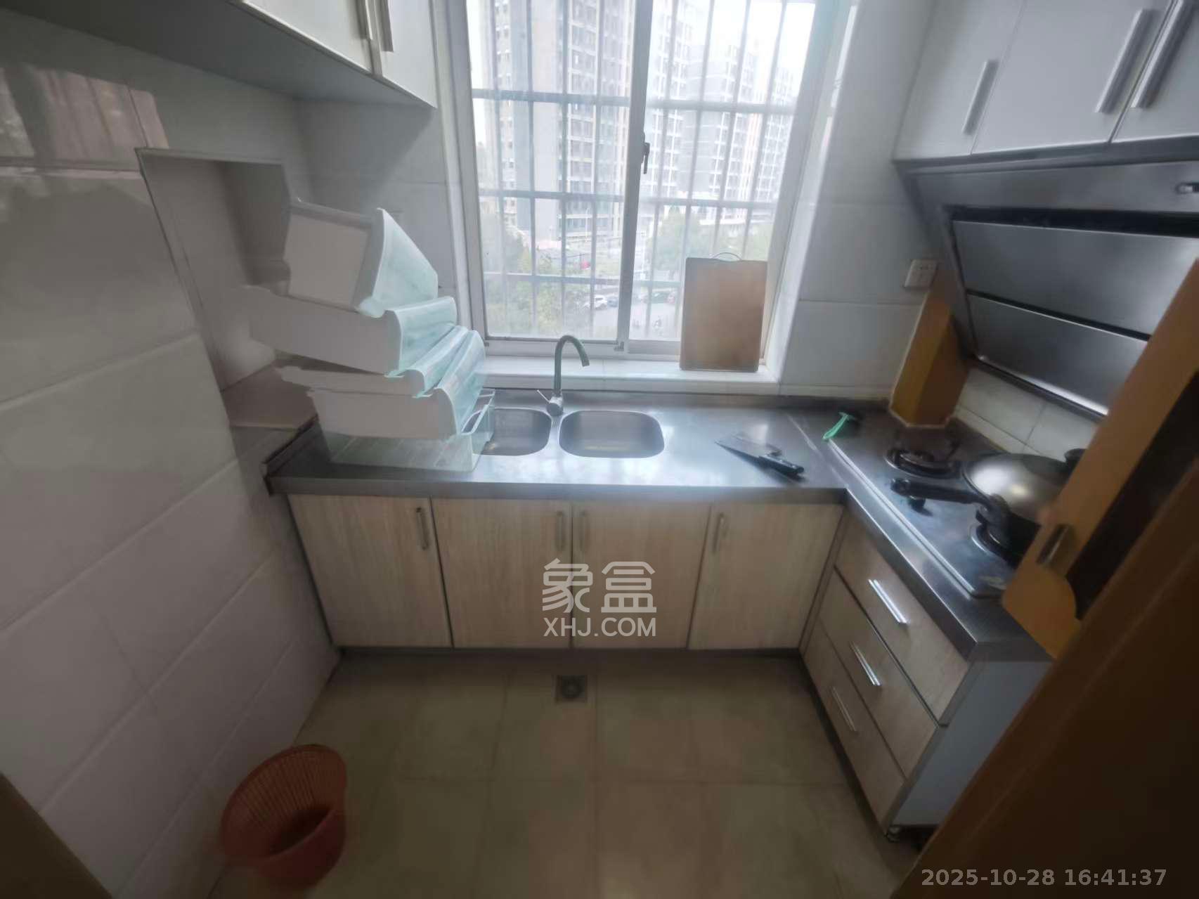 润芳园  3室2厅2卫    1900.0元/月 润芳园  3室2厅2卫    1900.0元/月室内图