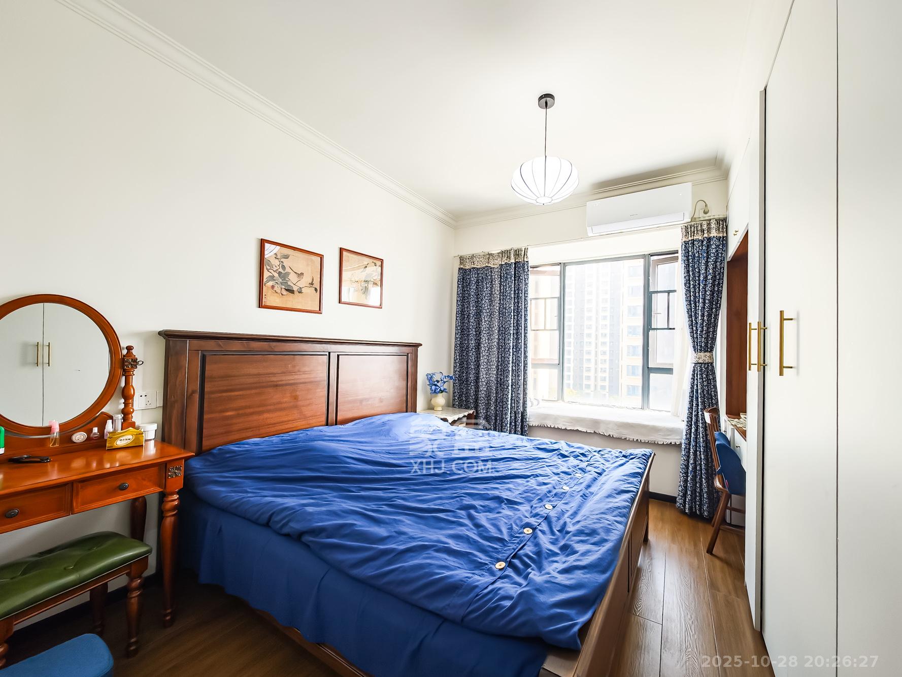 地铁中建君和城  4室2厅2卫    85.3万卧室