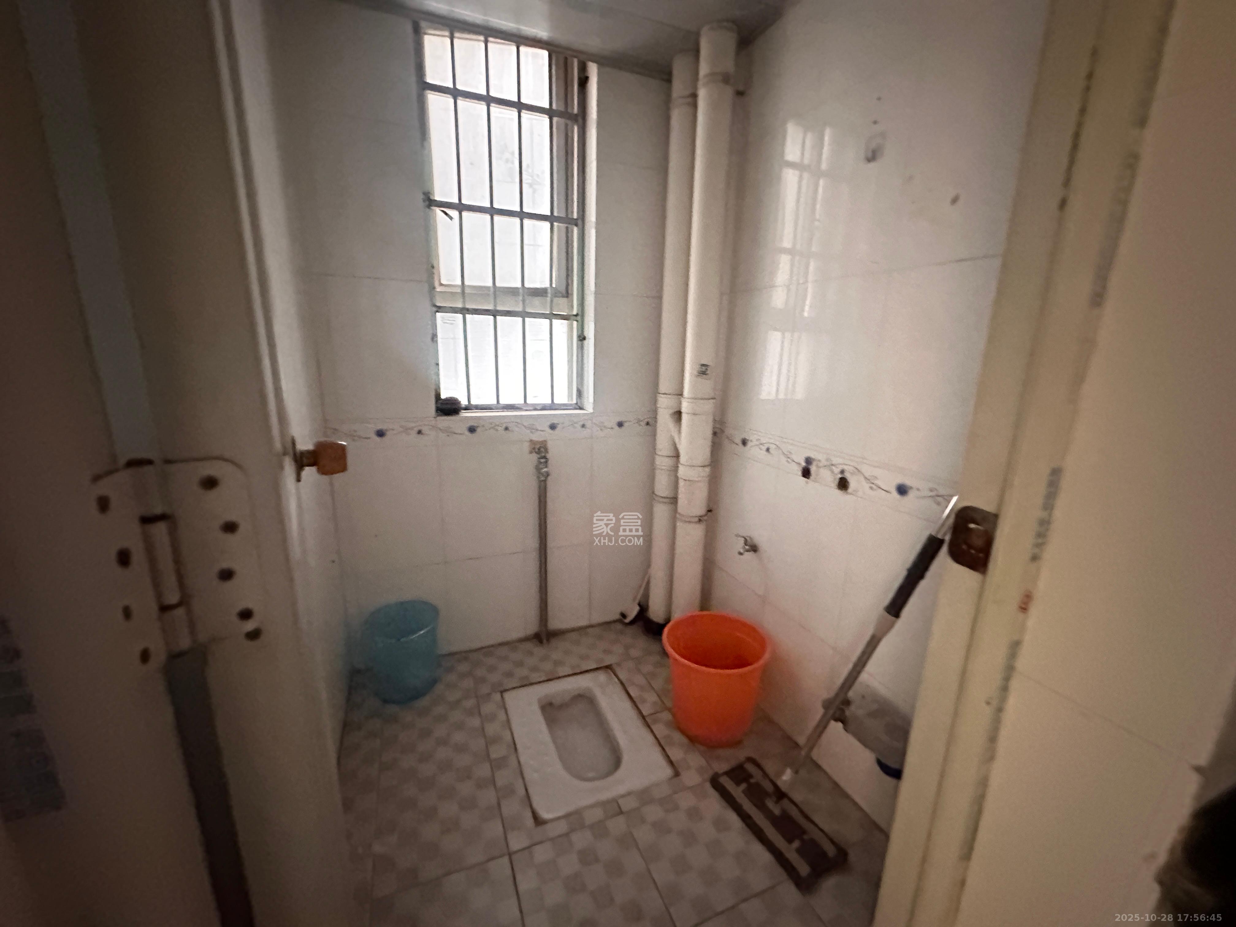 左岸右岸  3室2厅2卫    2200.0元/月室内图