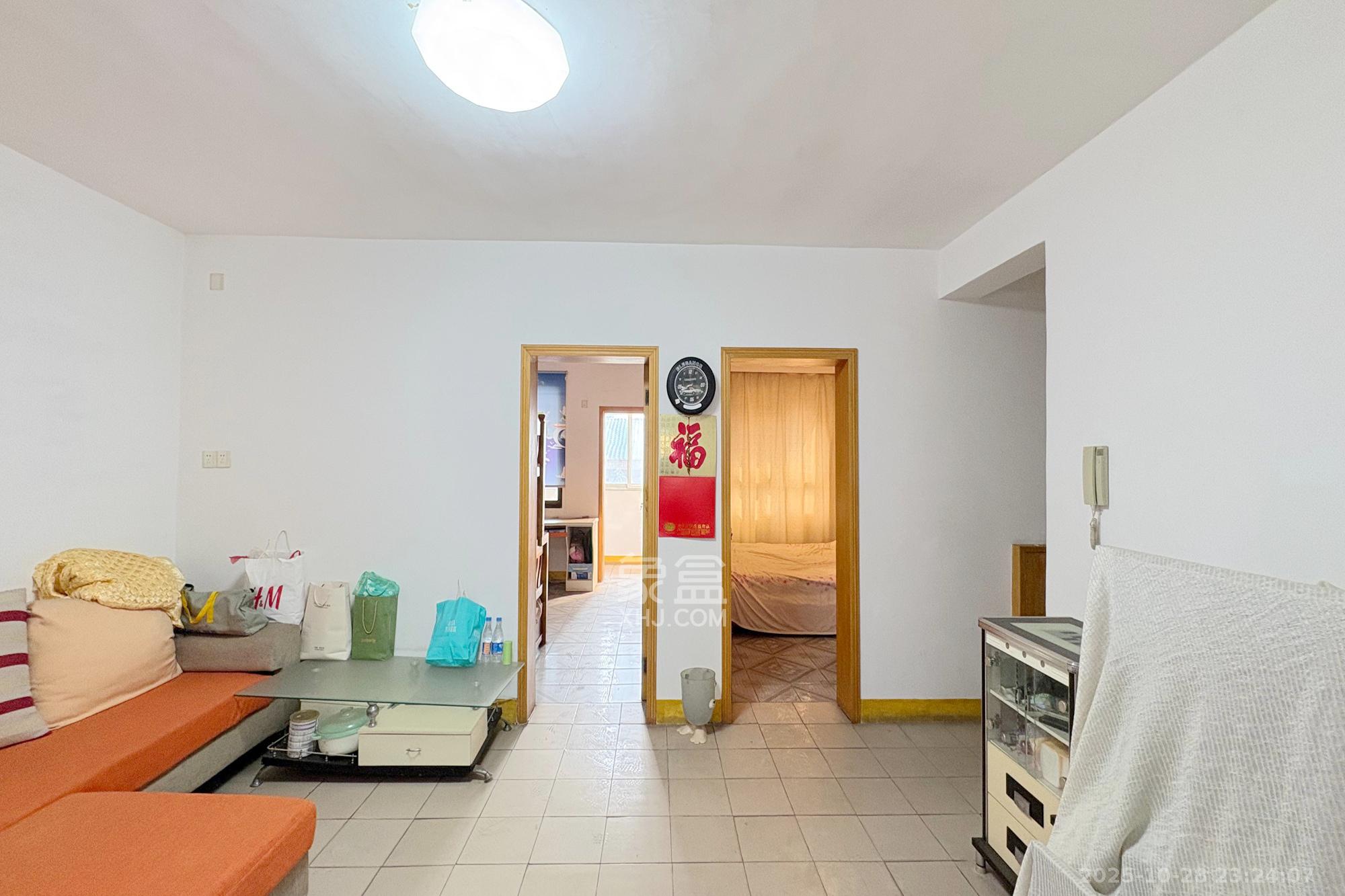 府后街50号三招四招宿舍  2室1厅1卫    46.0万 府后街50号三招四招宿舍  2室1厅1卫    46.0万客厅