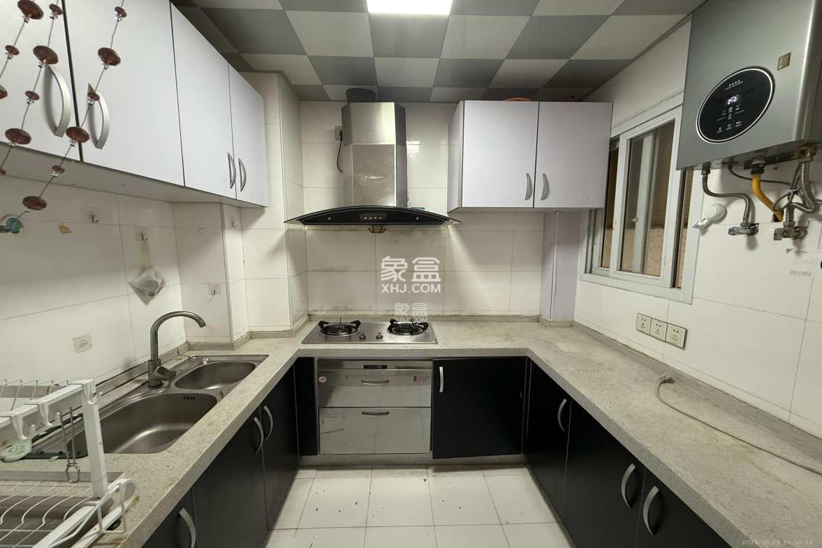 月湖兰庭  1室1厅1卫    2000.0元/月 月湖兰庭  1室1厅1卫    2000.0元/月室内图