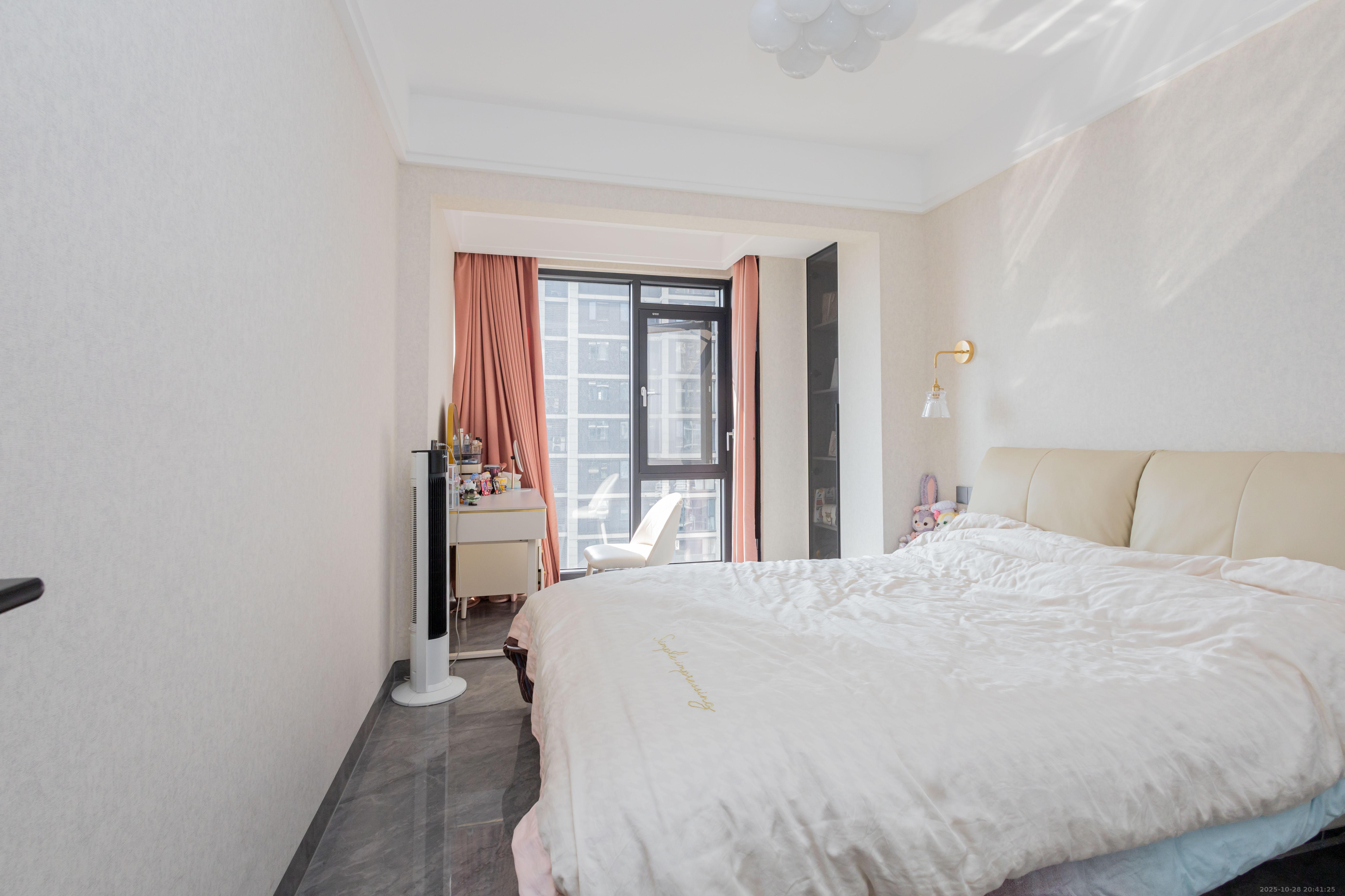 中交中央公园D5区  3室2厅2卫    158.0万 中交中央公园D5区  3室2厅2卫    158.0万卧室