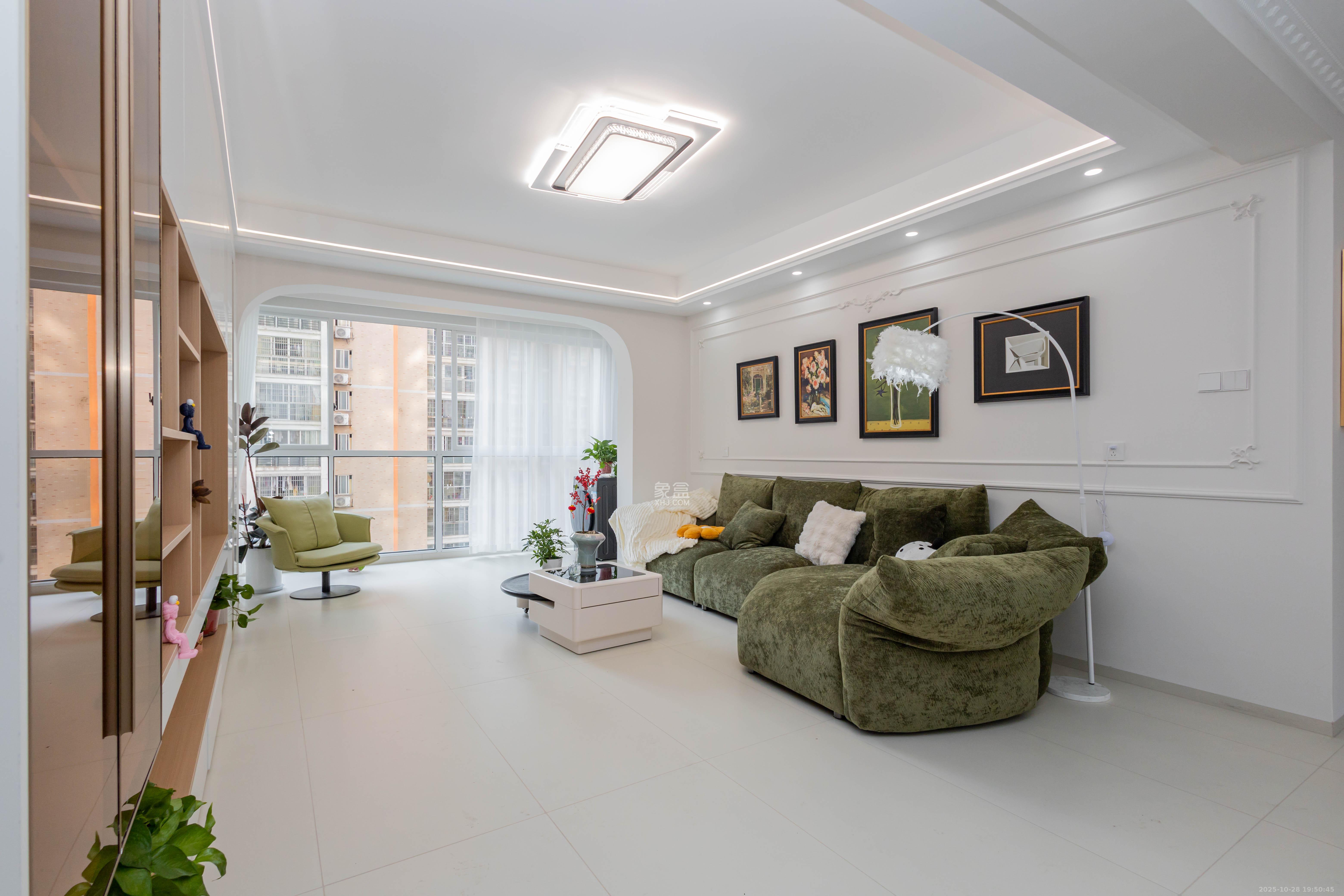 圣力华苑 3室2厅2卫 70.8万 圣力华苑 3室2厅2卫 70.8万客厅