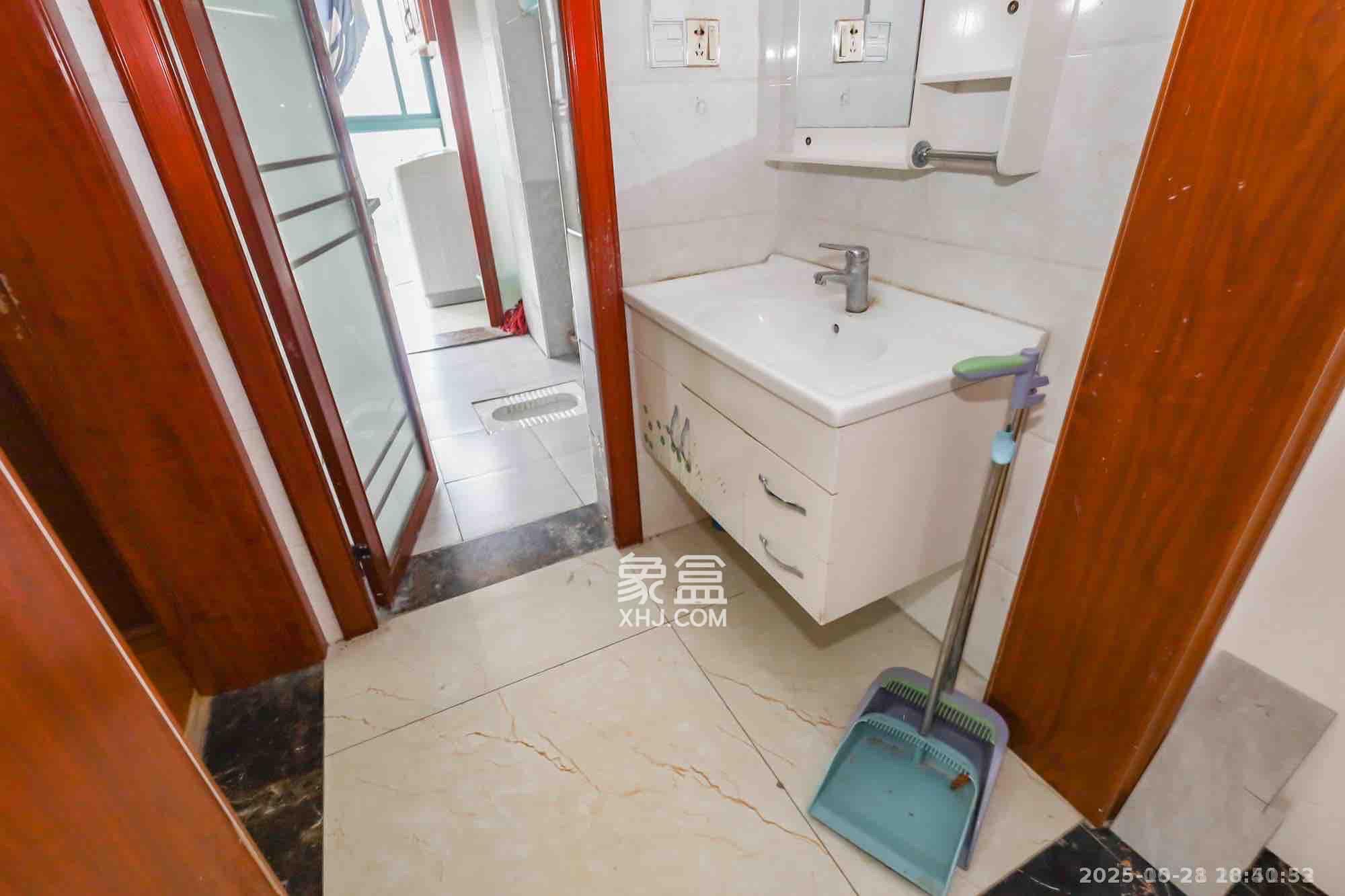 湖韵佳苑 3室2厅2卫 3600.0元/月 湖韵佳苑 3室2厅2卫 3600.0元/月室内图