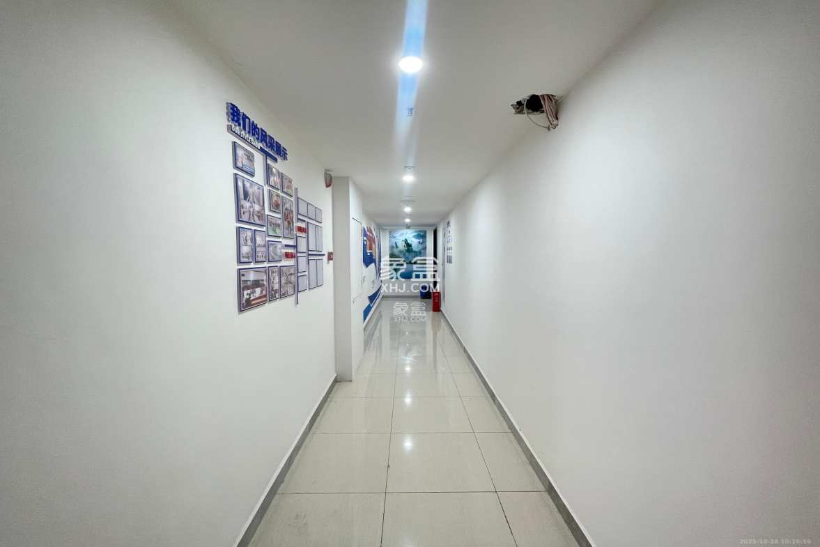 华润翡翠府  1室1厅1卫    11000.0元/月 华润翡翠府  1室1厅1卫    11000.0元/月室内图