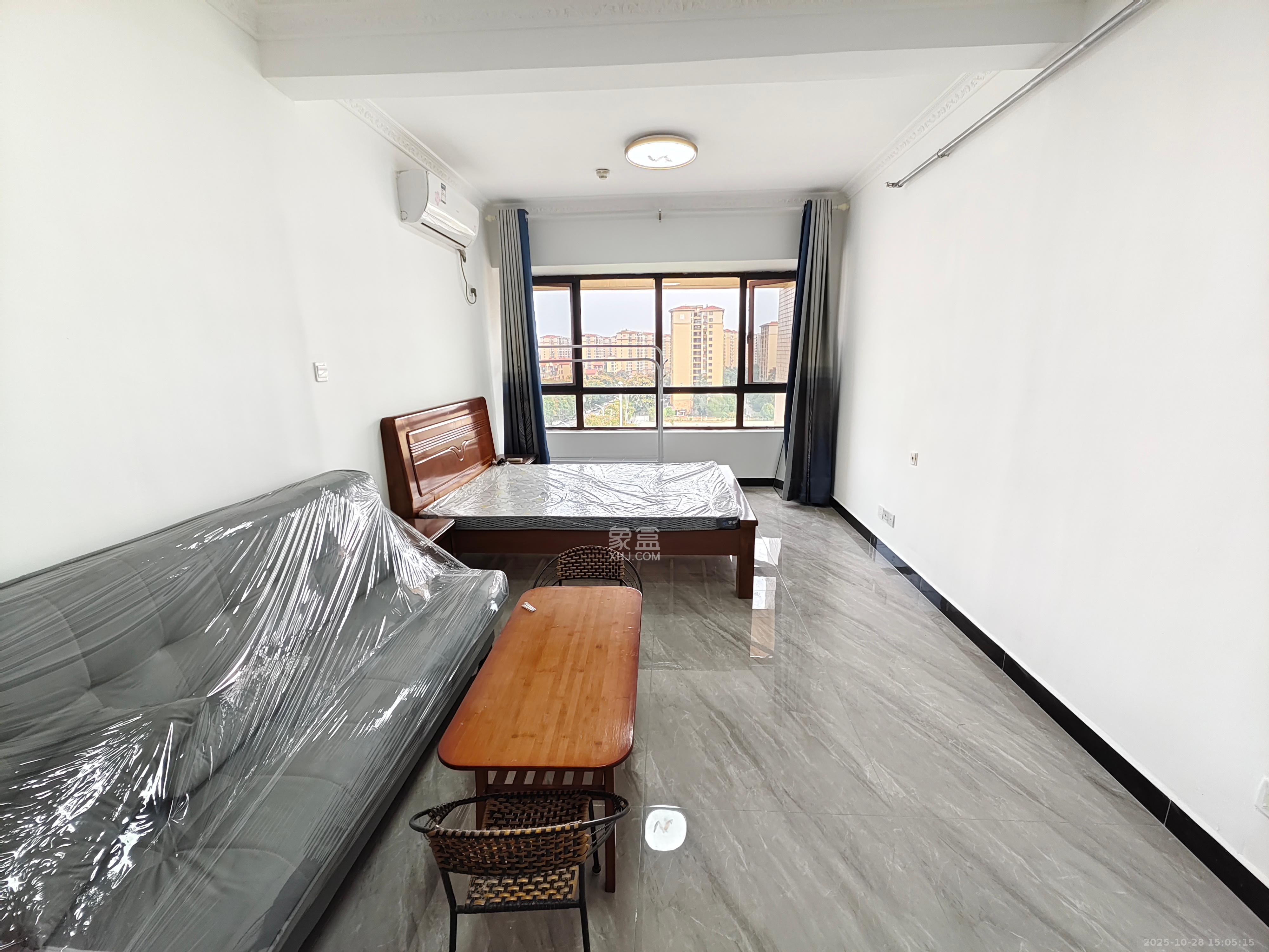 金房奥斯卡  1室1厅1卫    1300.0元/月