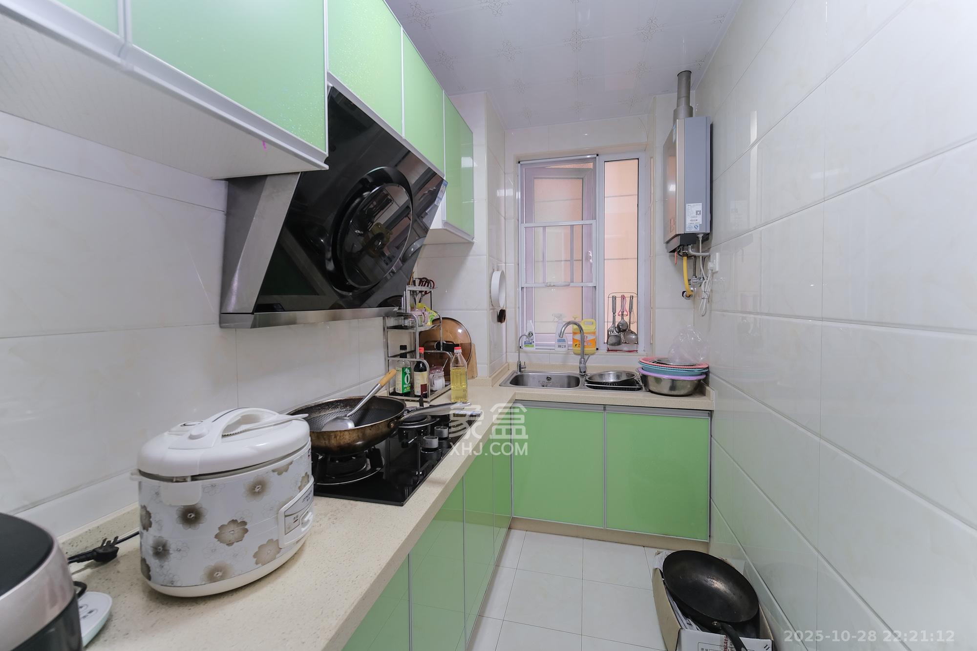 保利香槟国际  3室2厅1卫    72.0万厨房