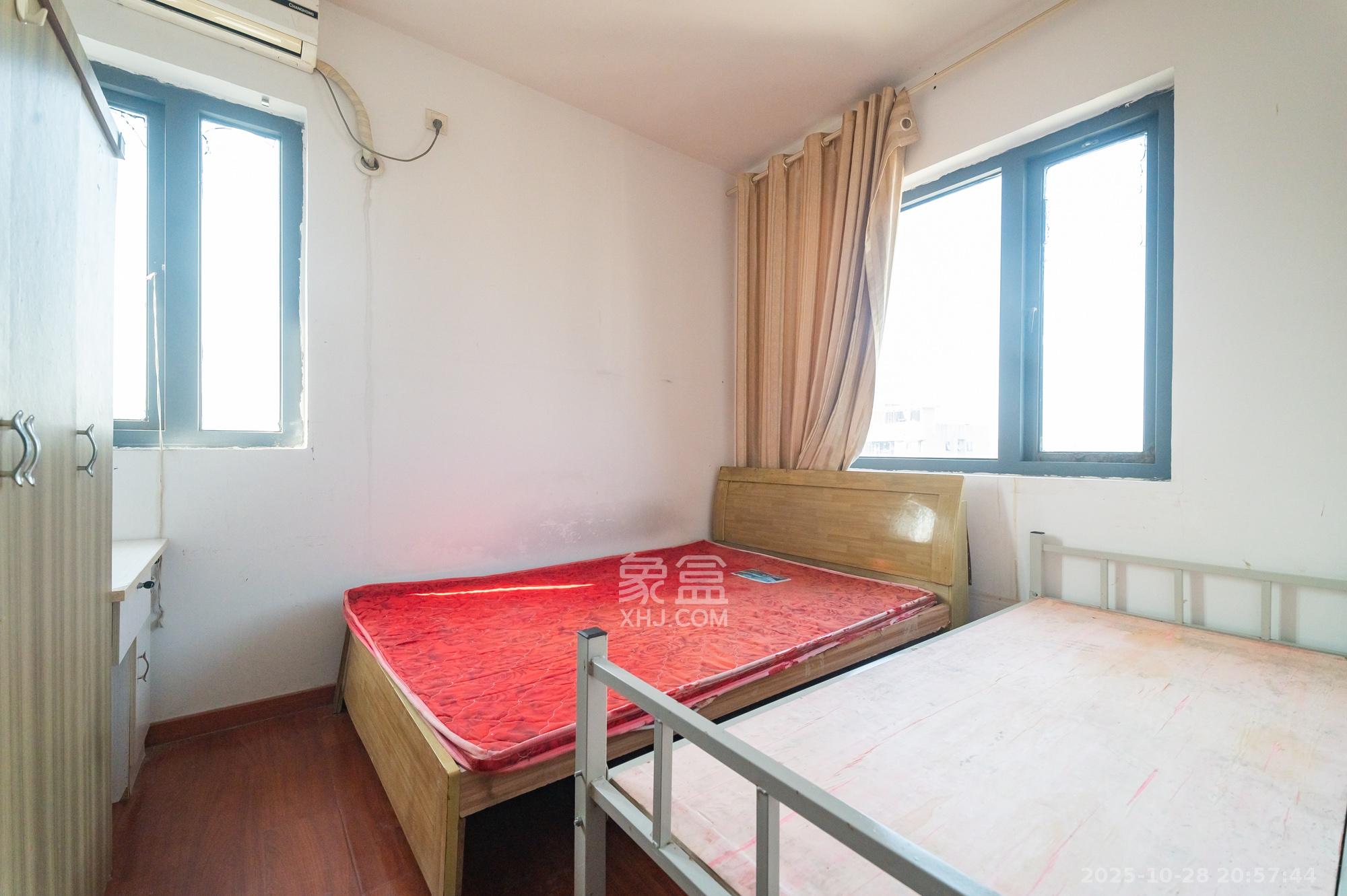 恒基凯旋门三期  3室2厅1卫    58.8万卧室