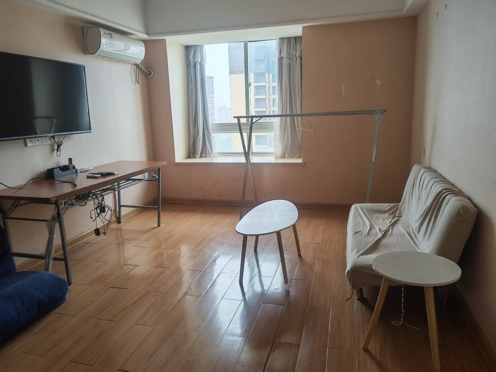 佳源罗马都市  1室1厅1卫    1300.0元/月