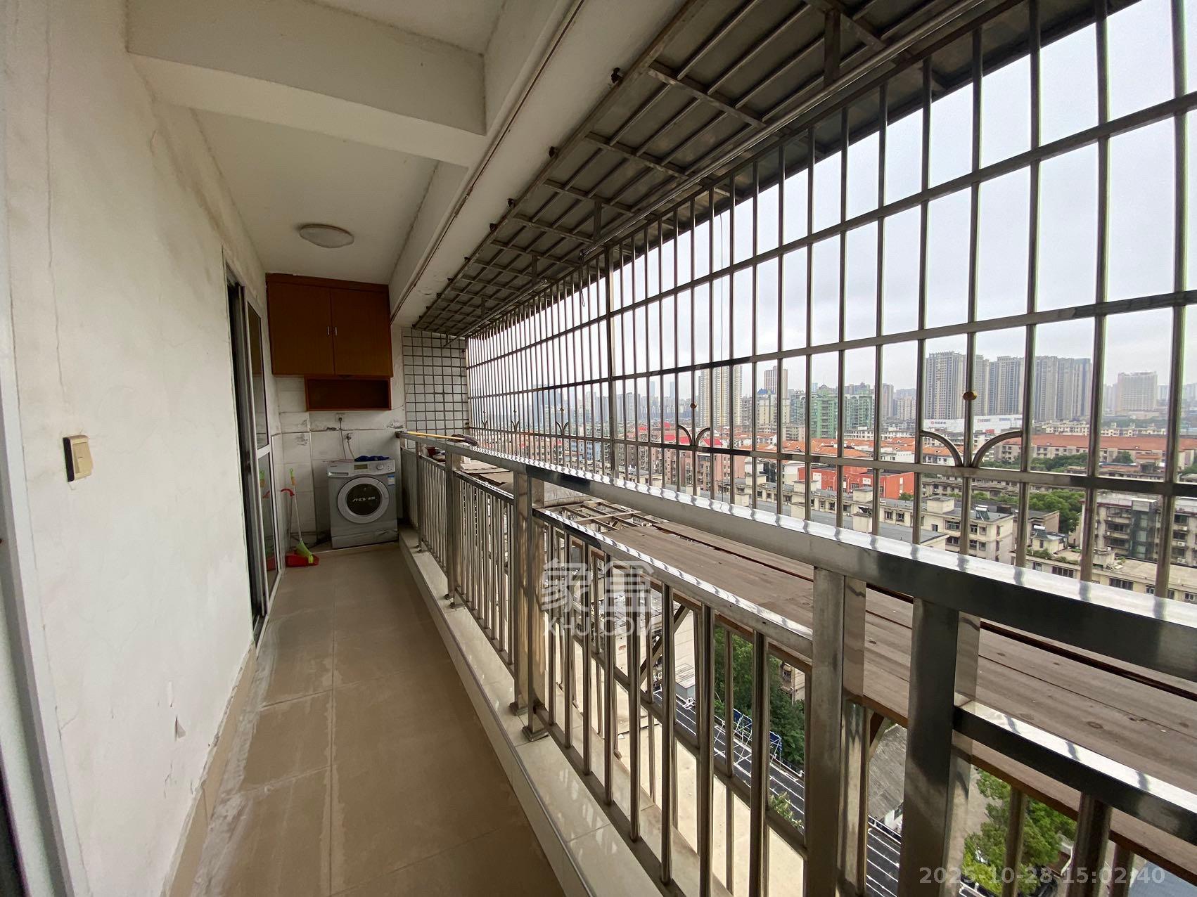 南铁佳苑 2室2厅1卫 2200.0元/月 南铁佳苑 2室2厅1卫 2200.0元/月室内图