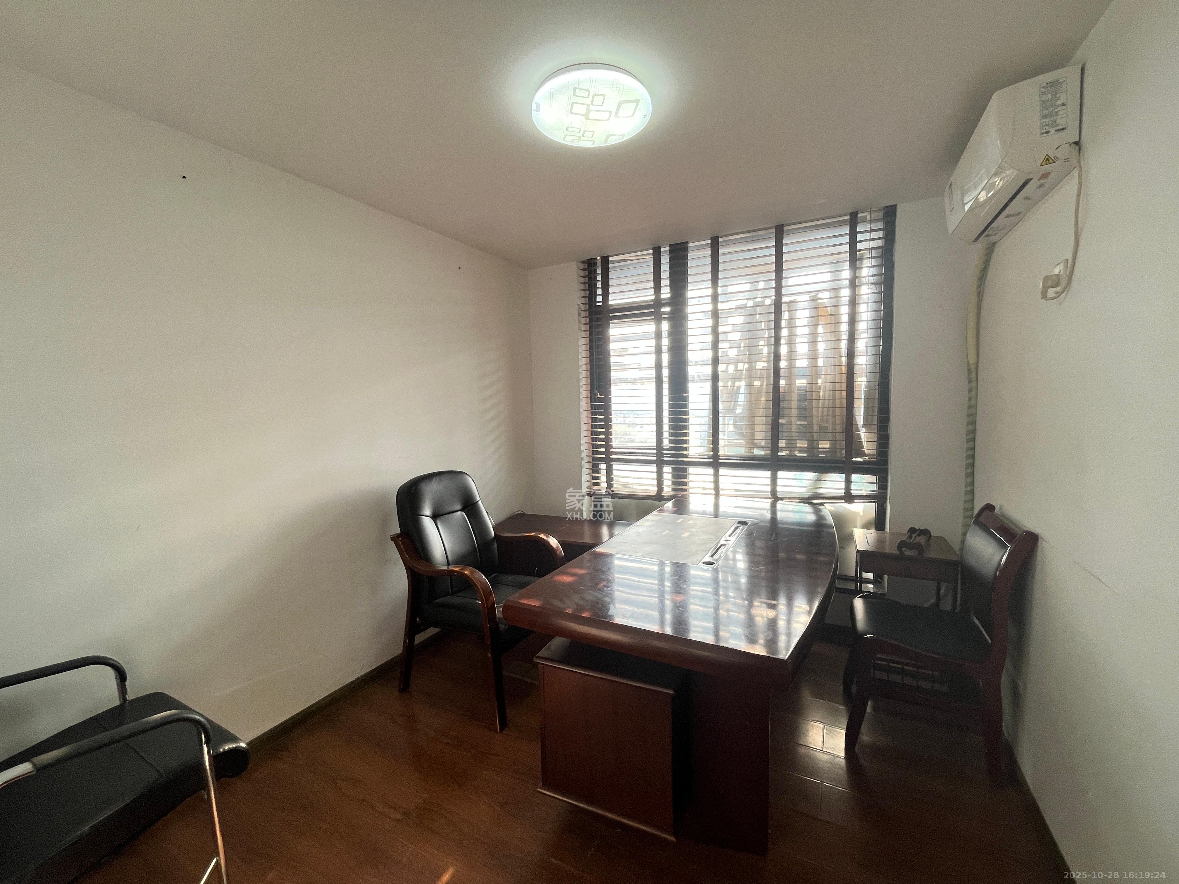 华翼府   168.0㎡      4600.0元/月室内图