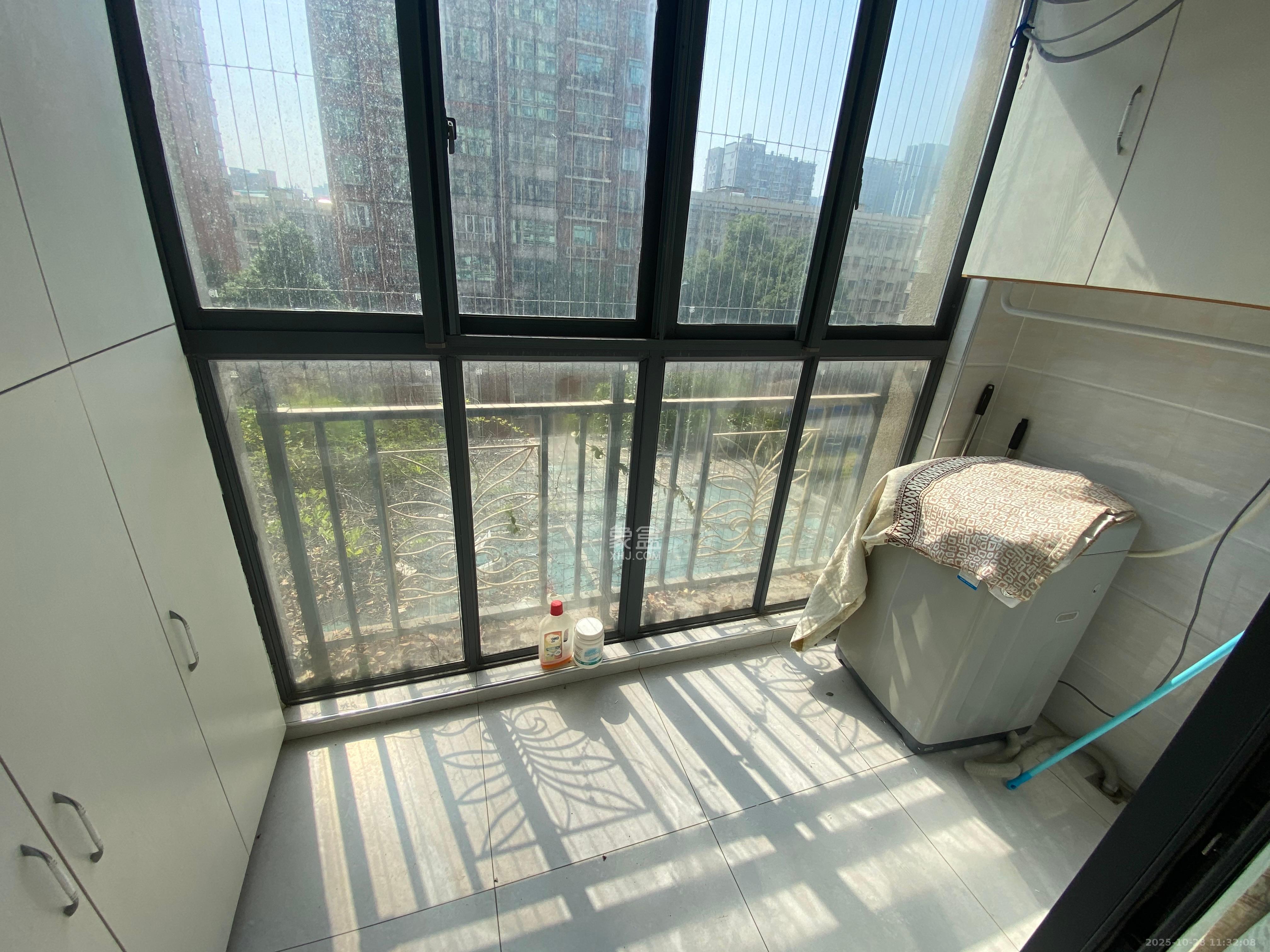 阳光锦城  2室2厅1卫    2500.0元/月室内图