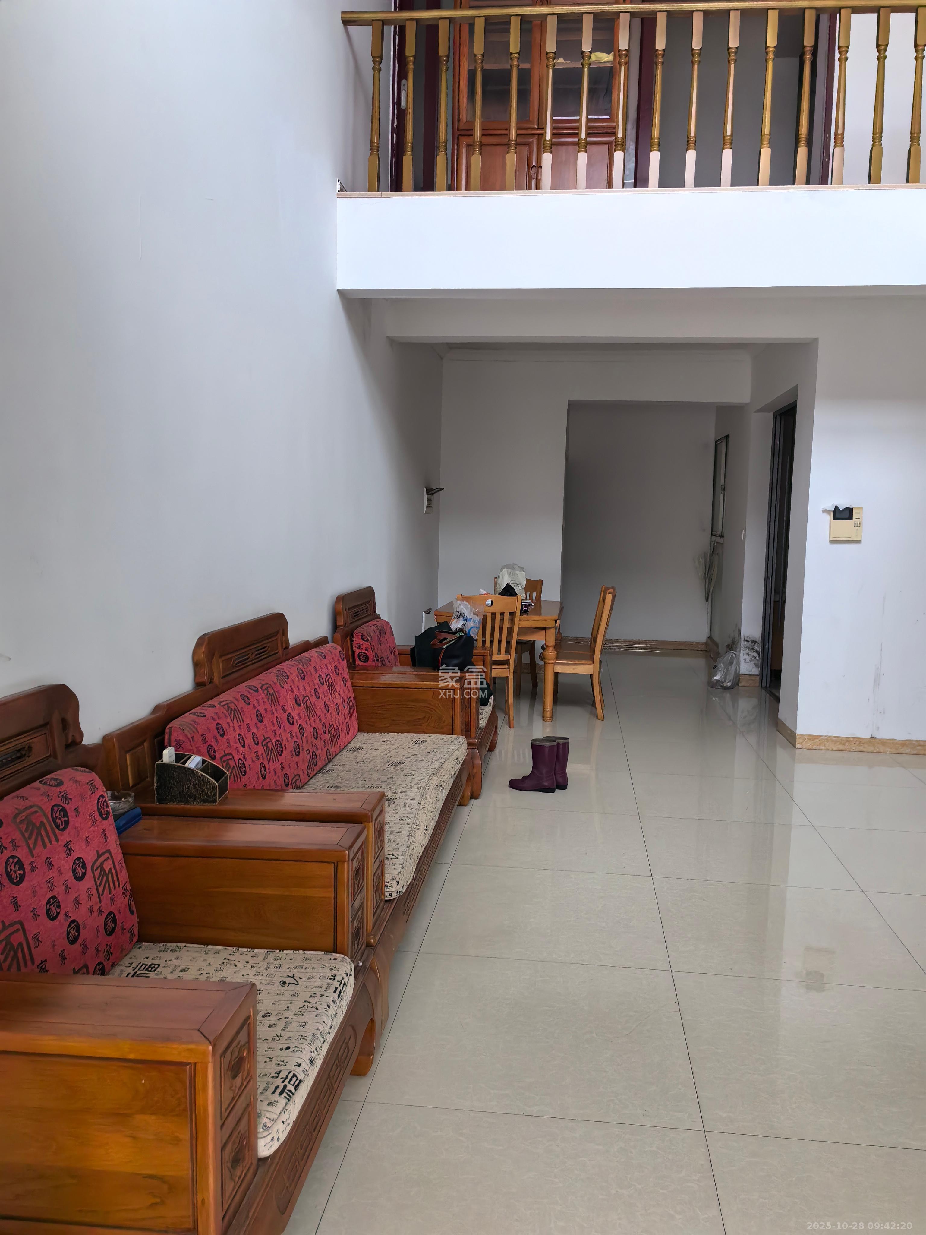 南郡雅园 4室2厅2卫 1500.0元/月 南郡雅园 4室2厅2卫 1500.0元/月室内图