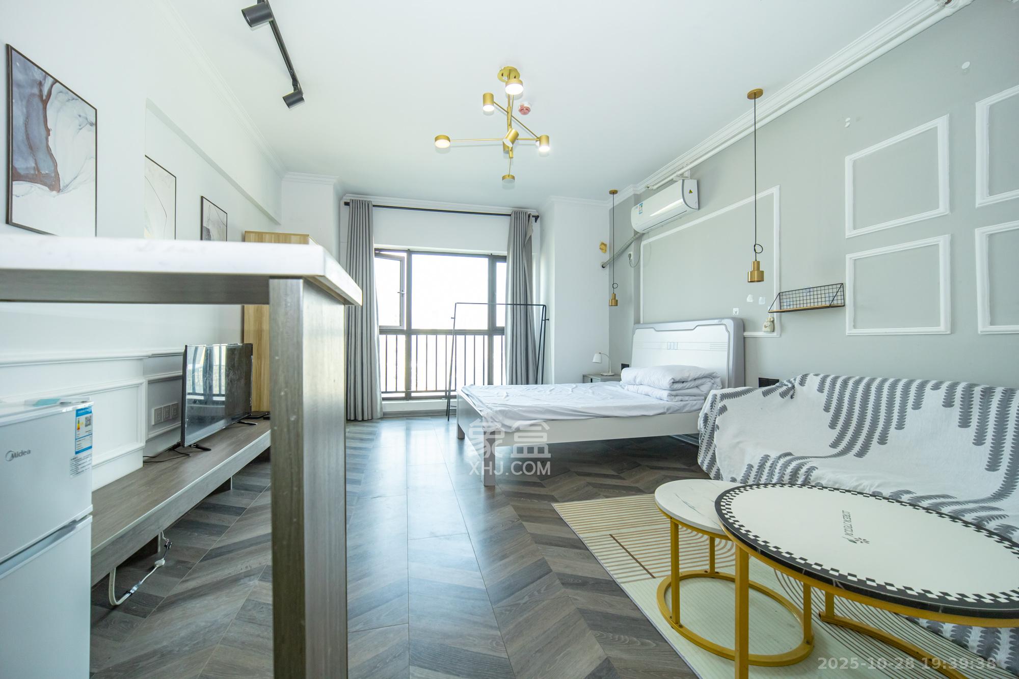 金科时代中心  1室1厅1卫    30.0万 金科时代中心  1室1厅1卫    30.0万客厅