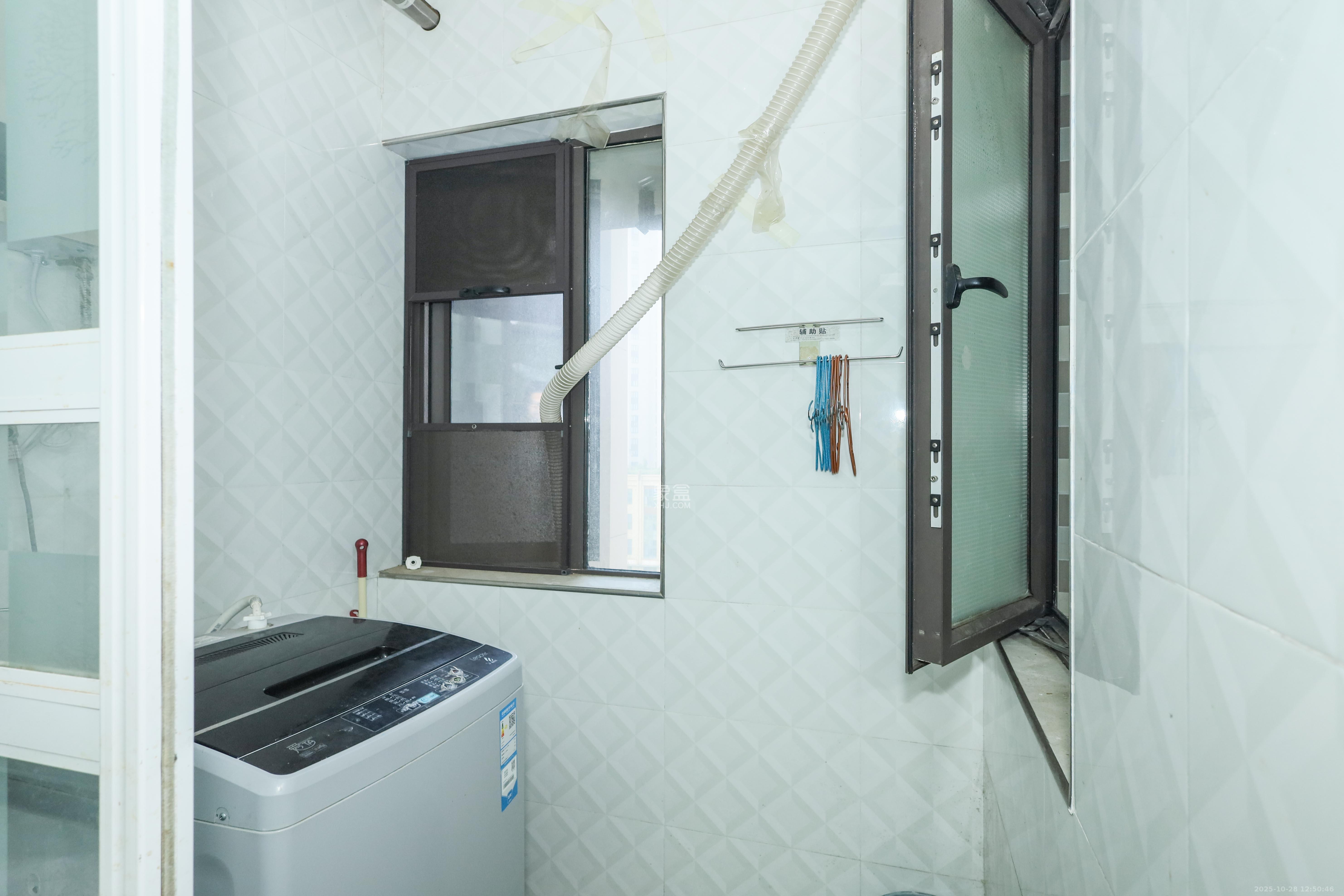 旭辉御府  1室2厅1卫    83.0万厨房