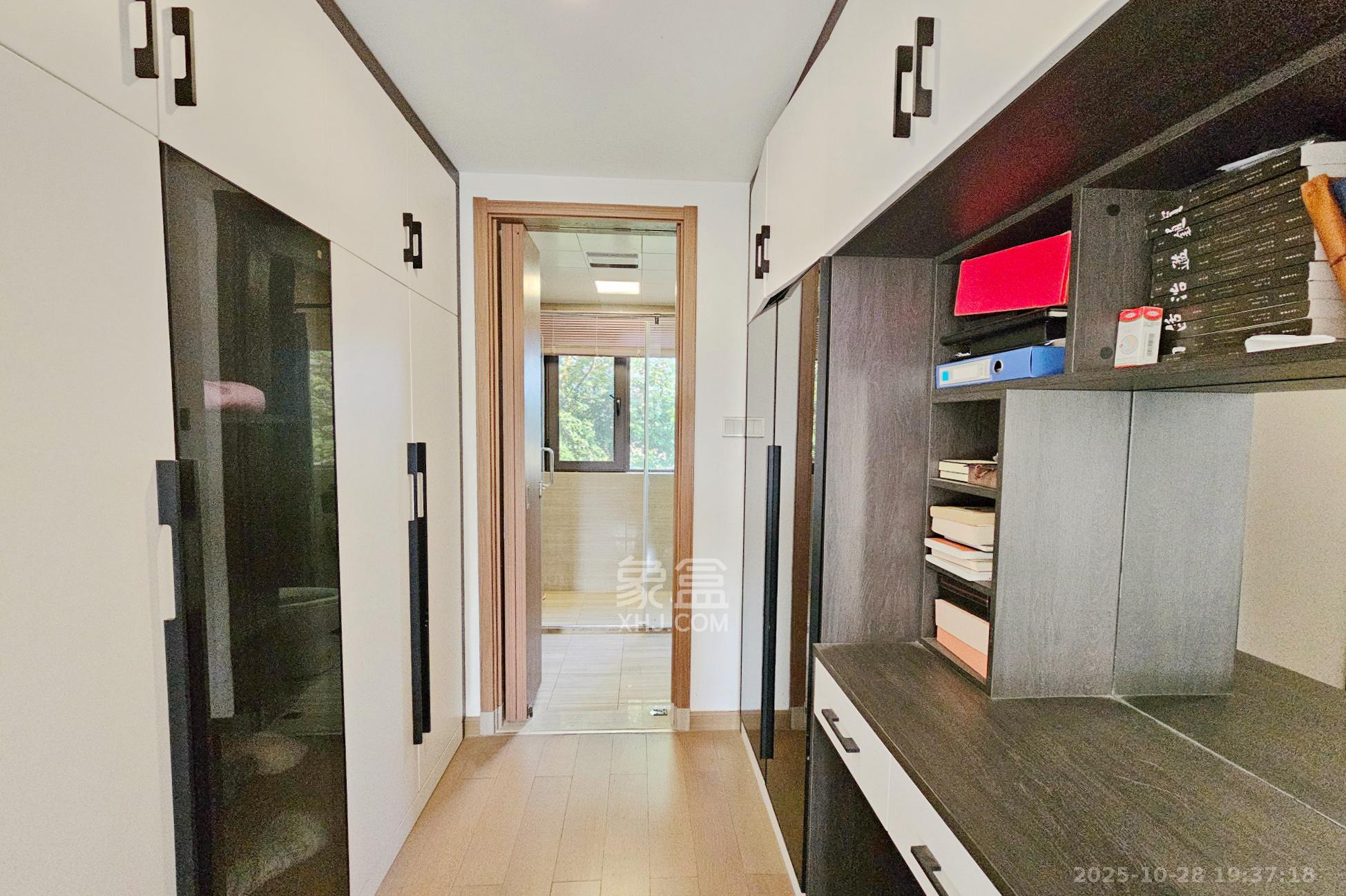 阳光城尚东湾蜜桃园 4室2厅2卫 138.8万 阳光城尚东湾蜜桃园 4室2厅2卫 138.8万其他