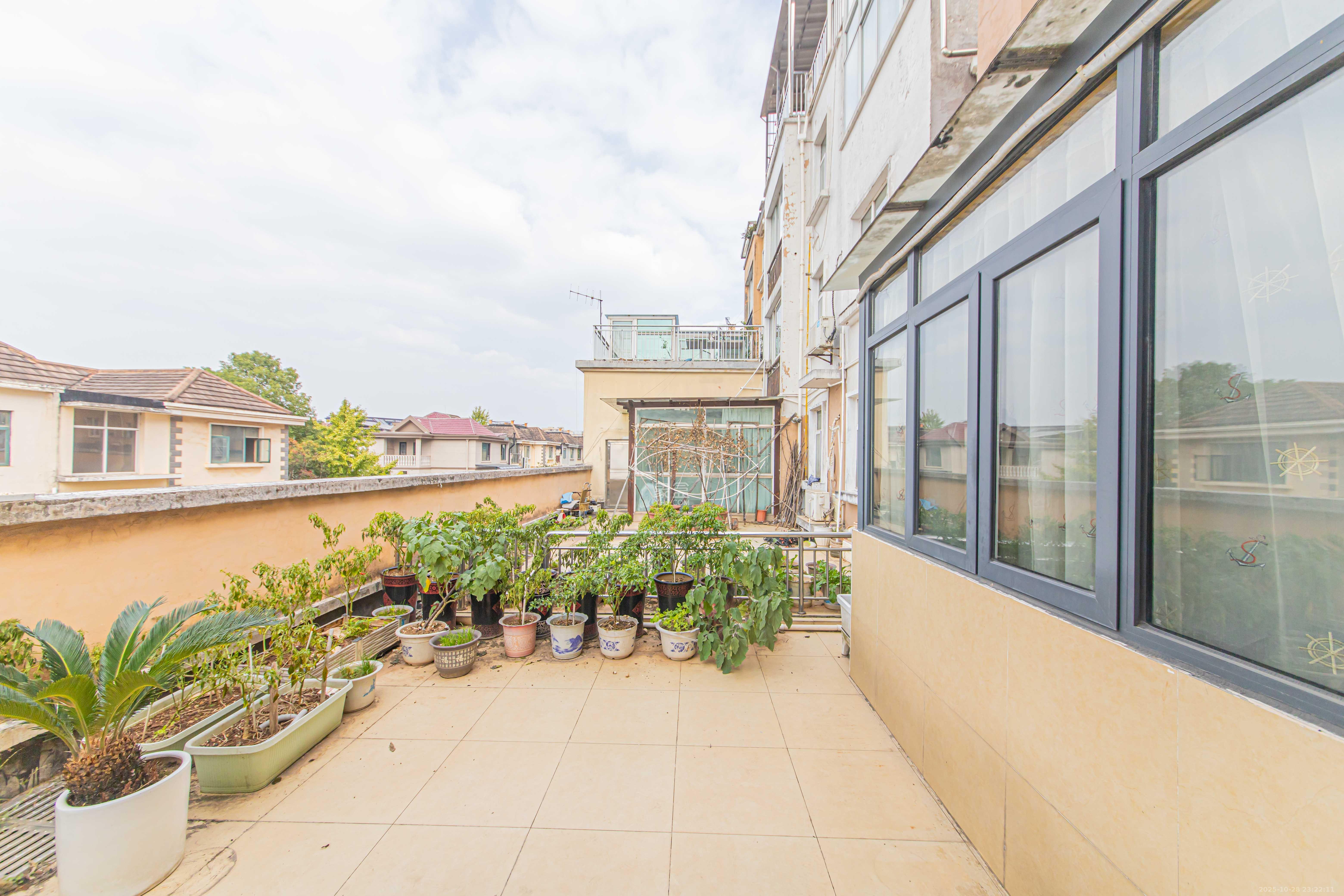 御邦  1室2厅1卫    106.0万阳台