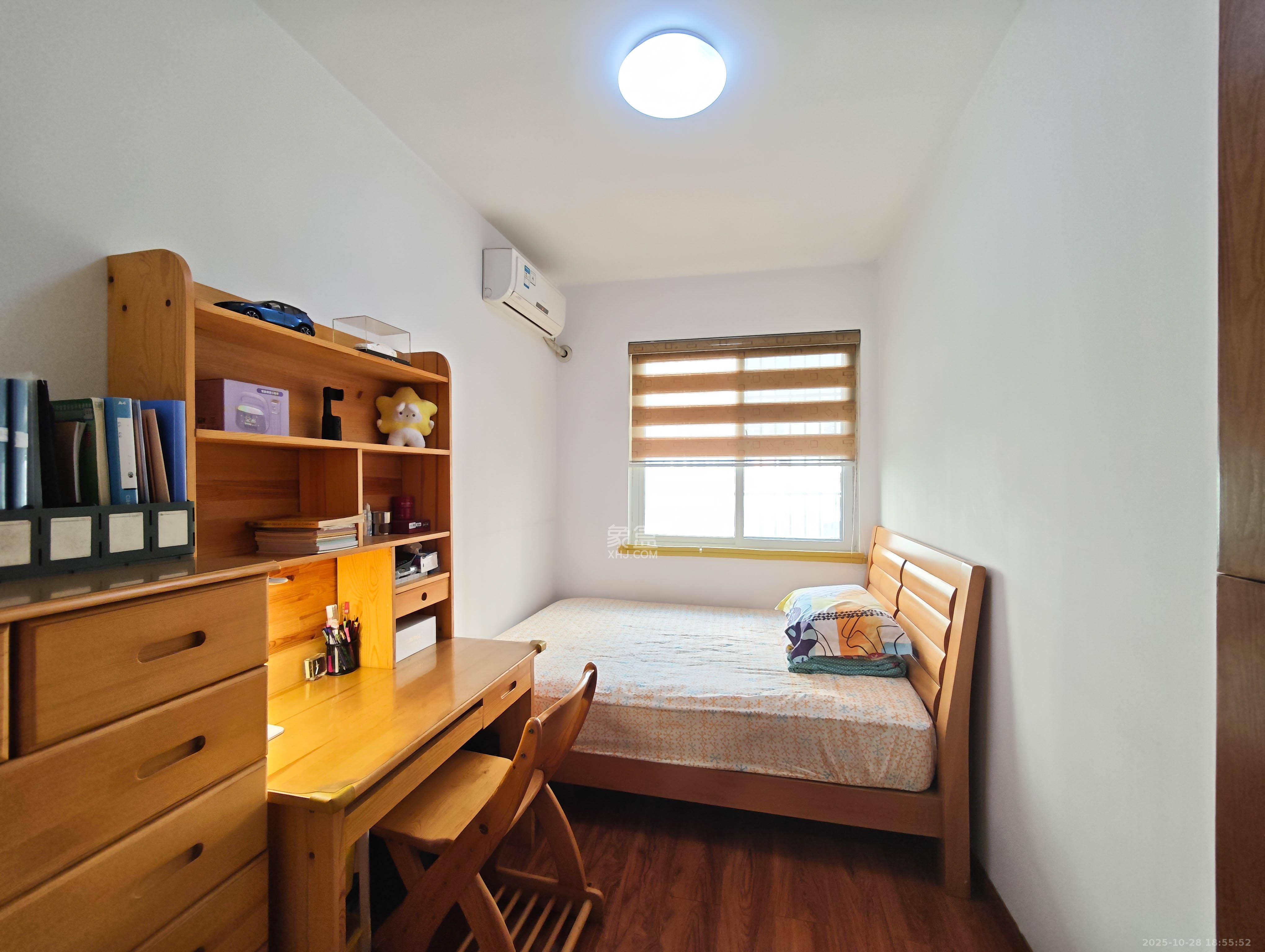 泰禹家园(彩云之翼家园一期、二期、三期) 4室2厅2卫 100.0万 泰禹家园(彩云之翼家园一期、二期、三期) 4室2厅2卫 100.0万卧室