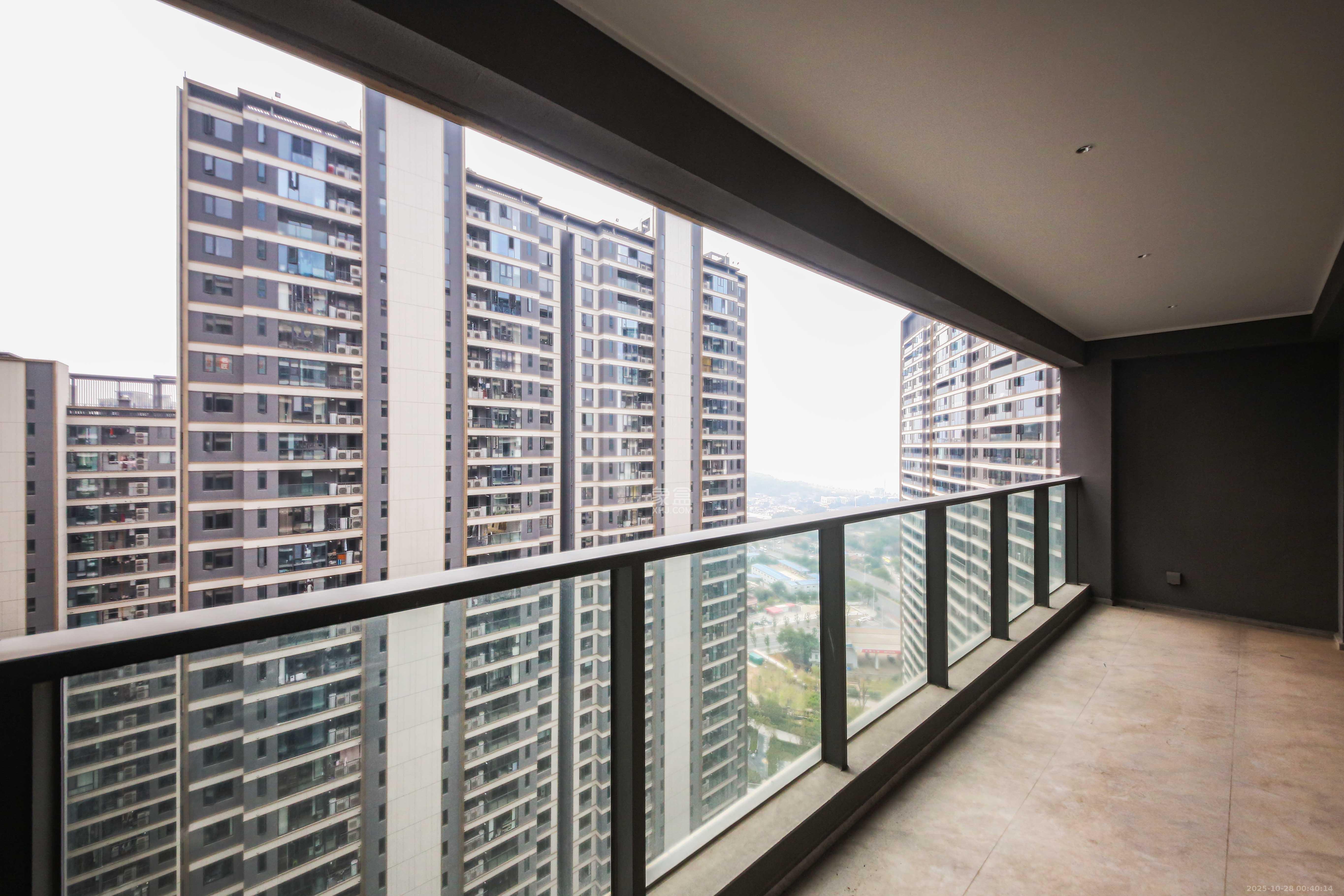 长沙润府B区  4室2厅3卫    289.0万 长沙润府B区  4室2厅3卫    289.0万阳台