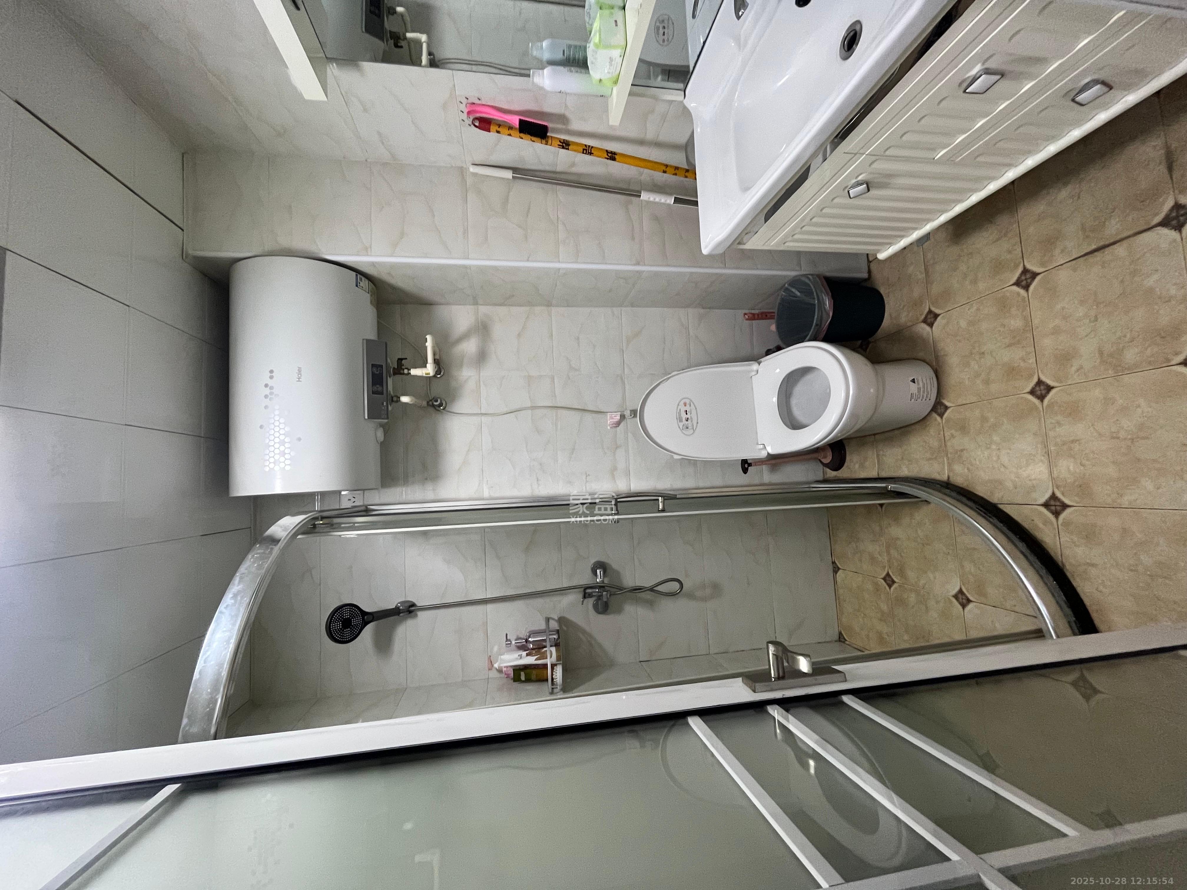 长房天翼未来城  1室1厅1卫    1500.0元/月 长房天翼未来城  1室1厅1卫    1500.0元/月室内图