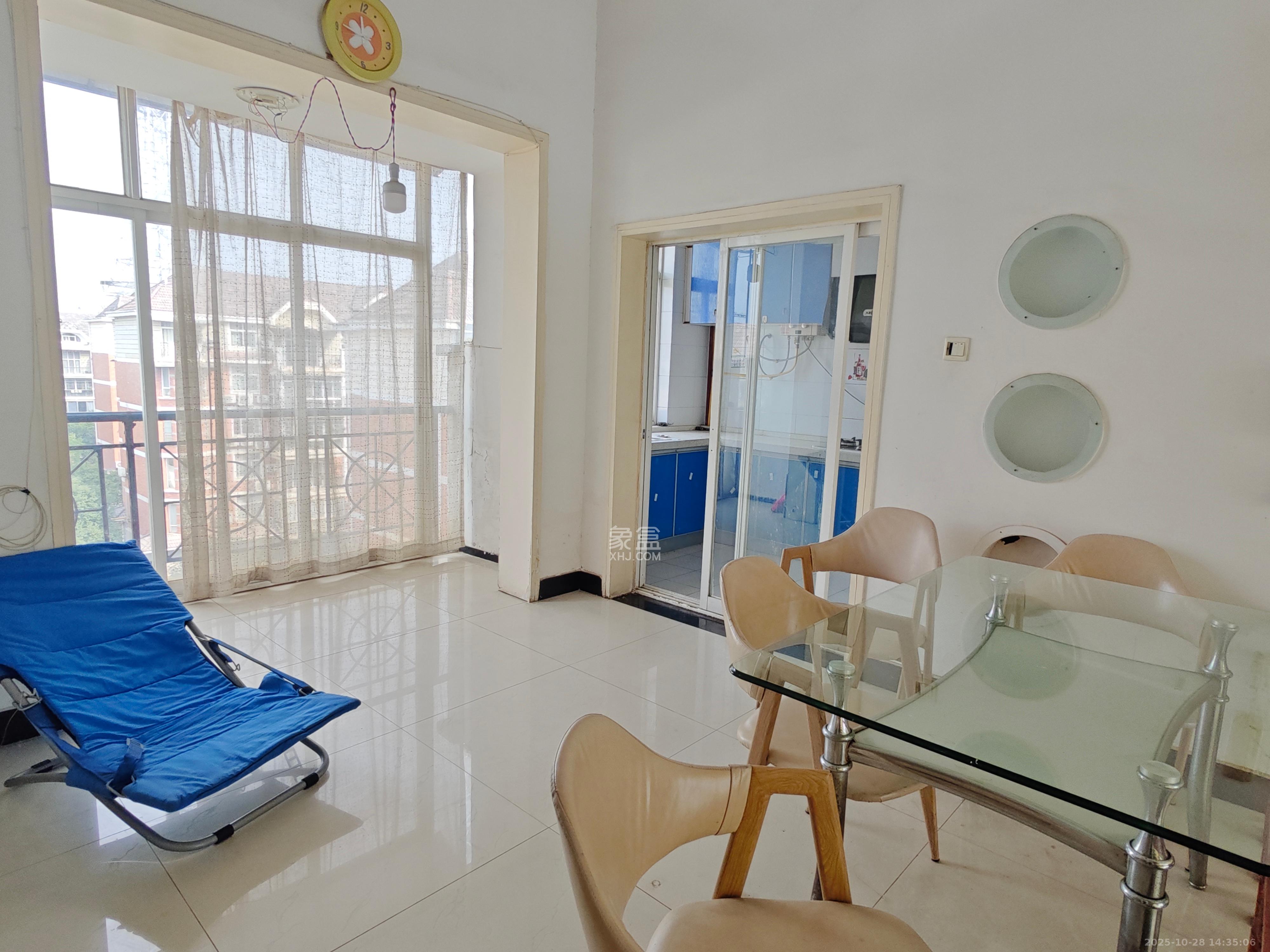 山水人家一二期  3室2厅1卫    1500.0元/月室内图