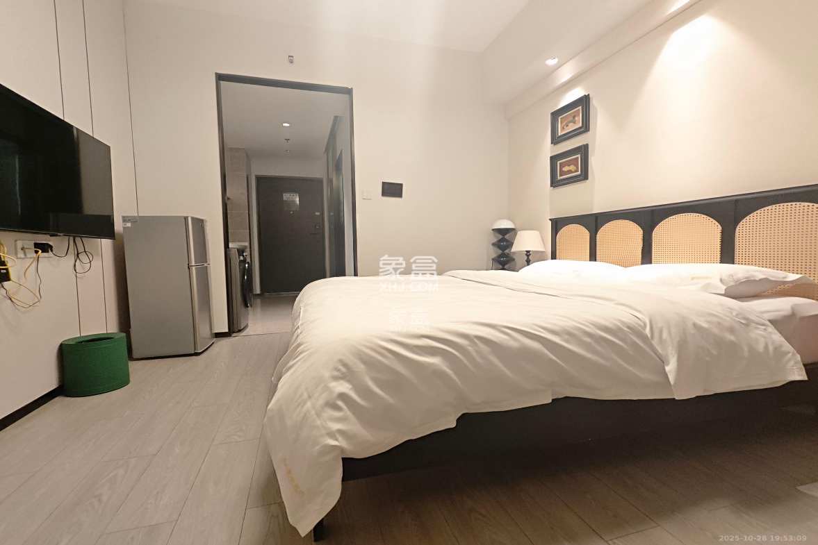 华润置地中心 1室1厅1卫 2200.0元/月 华润置地中心 1室1厅1卫 2200.0元/月室内图