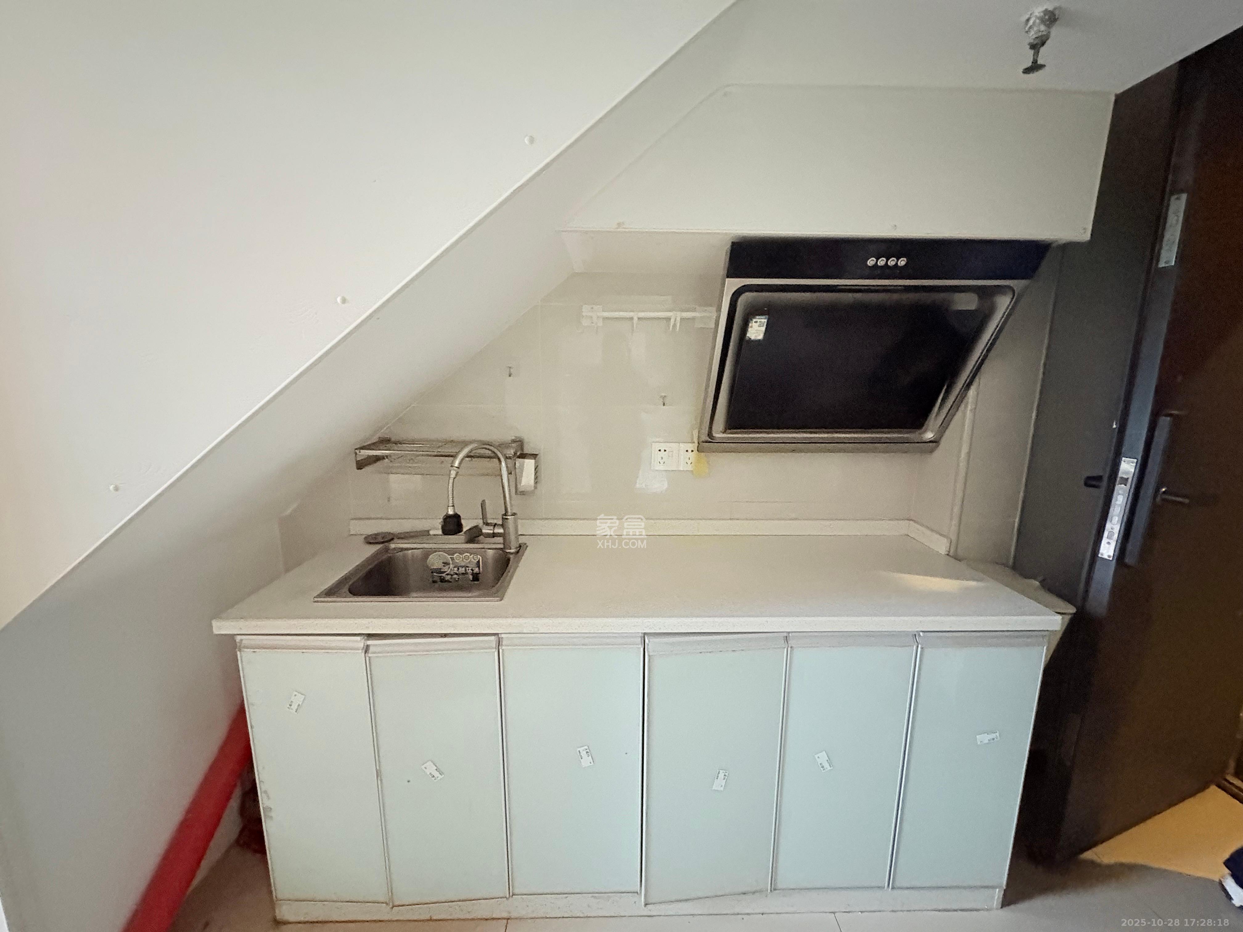 芙蓉万国城MOMA(卓越汇富苑) 1室1厅1卫 1400.0元/月 芙蓉万国城MOMA(卓越汇富苑) 1室1厅1卫 1400.0元/月室内图