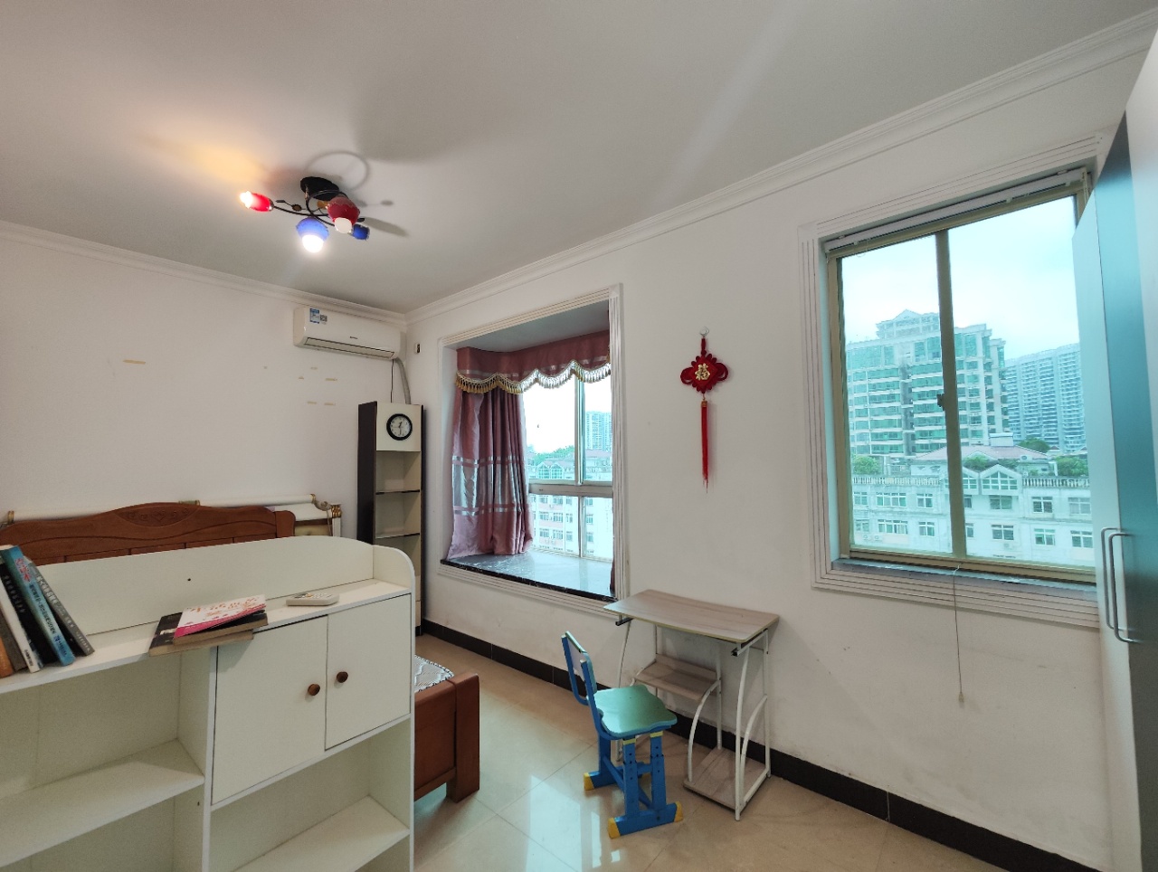 昌茂澳洲园  3室2厅2卫    146.0万客厅