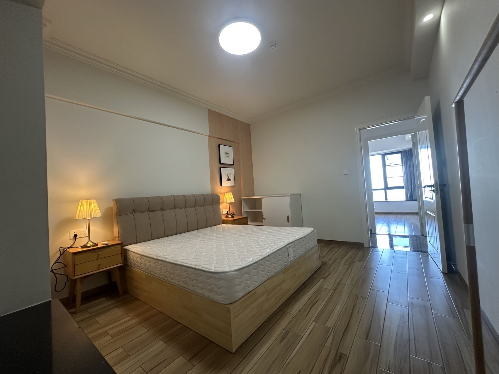 华润中心  2室2厅1卫    4200.0元/月 华润中心  2室2厅1卫    4200.0元/月室内图