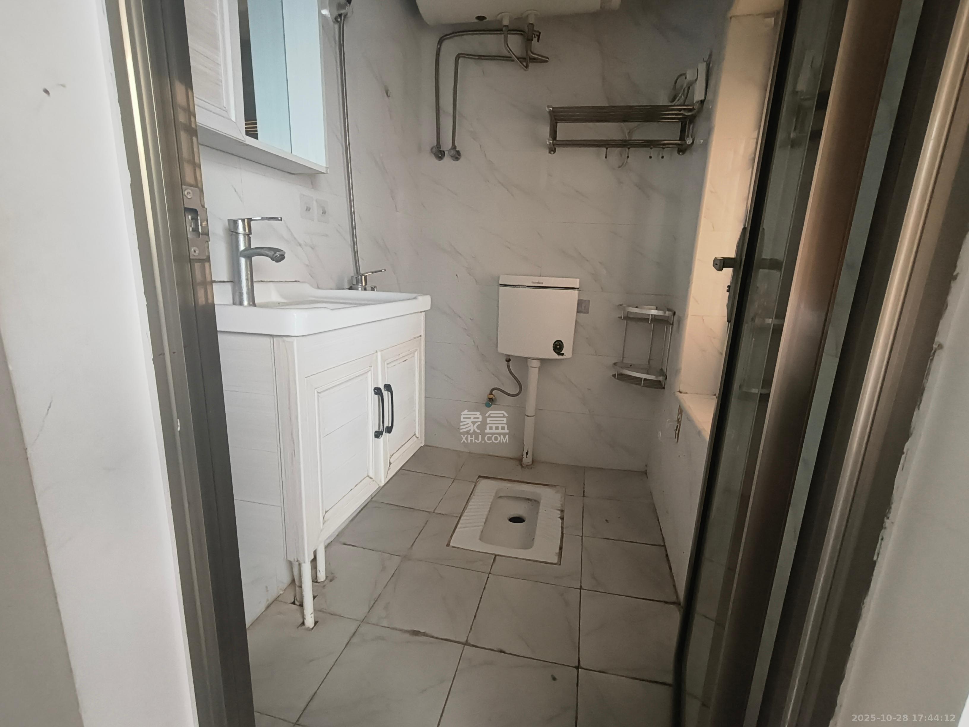 东文庙坪 1室1厅0卫 1300.0元/月 东文庙坪 1室1厅0卫 1300.0元/月室内图