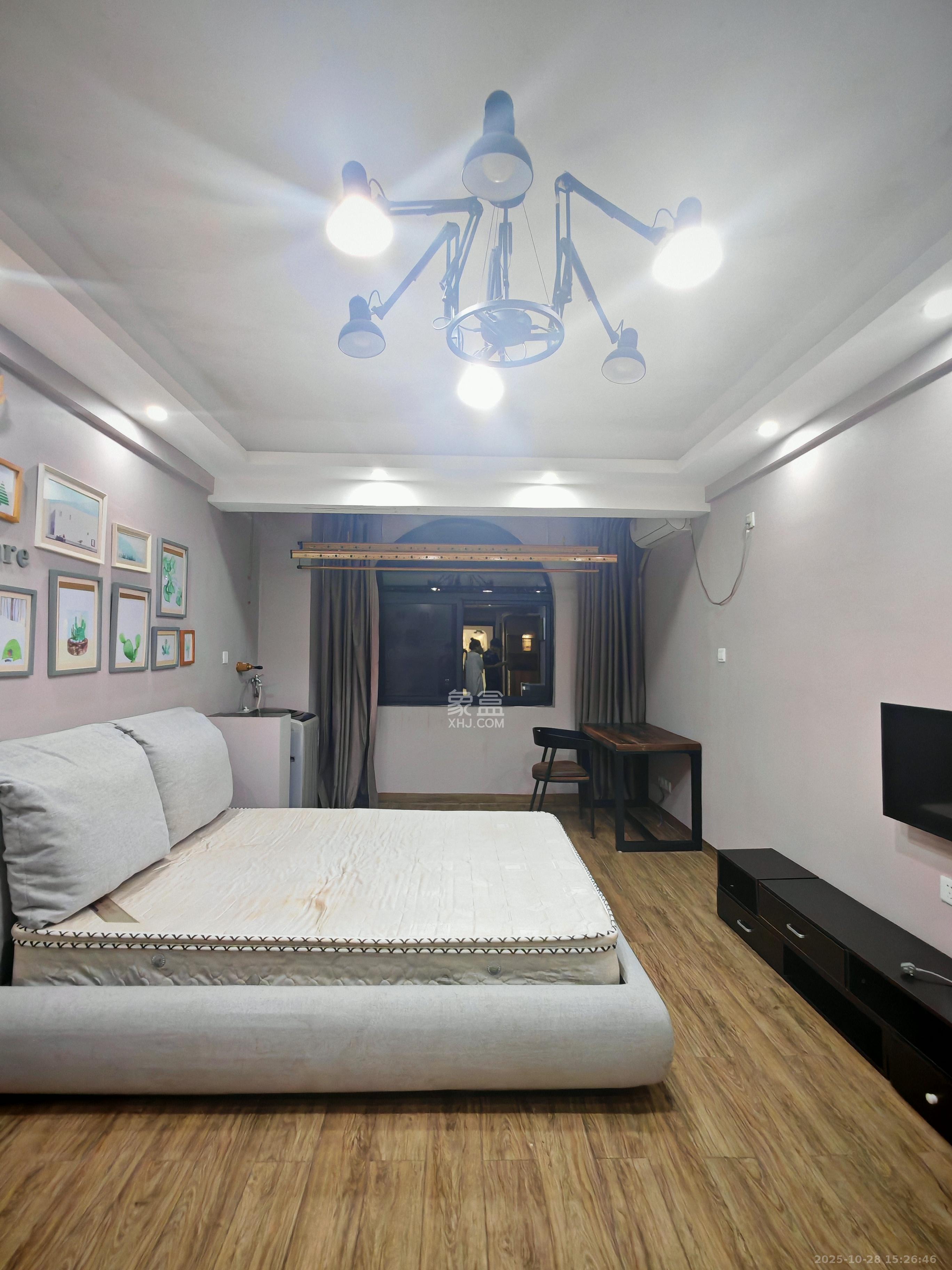 阳光锦城  1室1厅1卫    1700.0元/月 阳光锦城  1室1厅1卫    1700.0元/月室内图