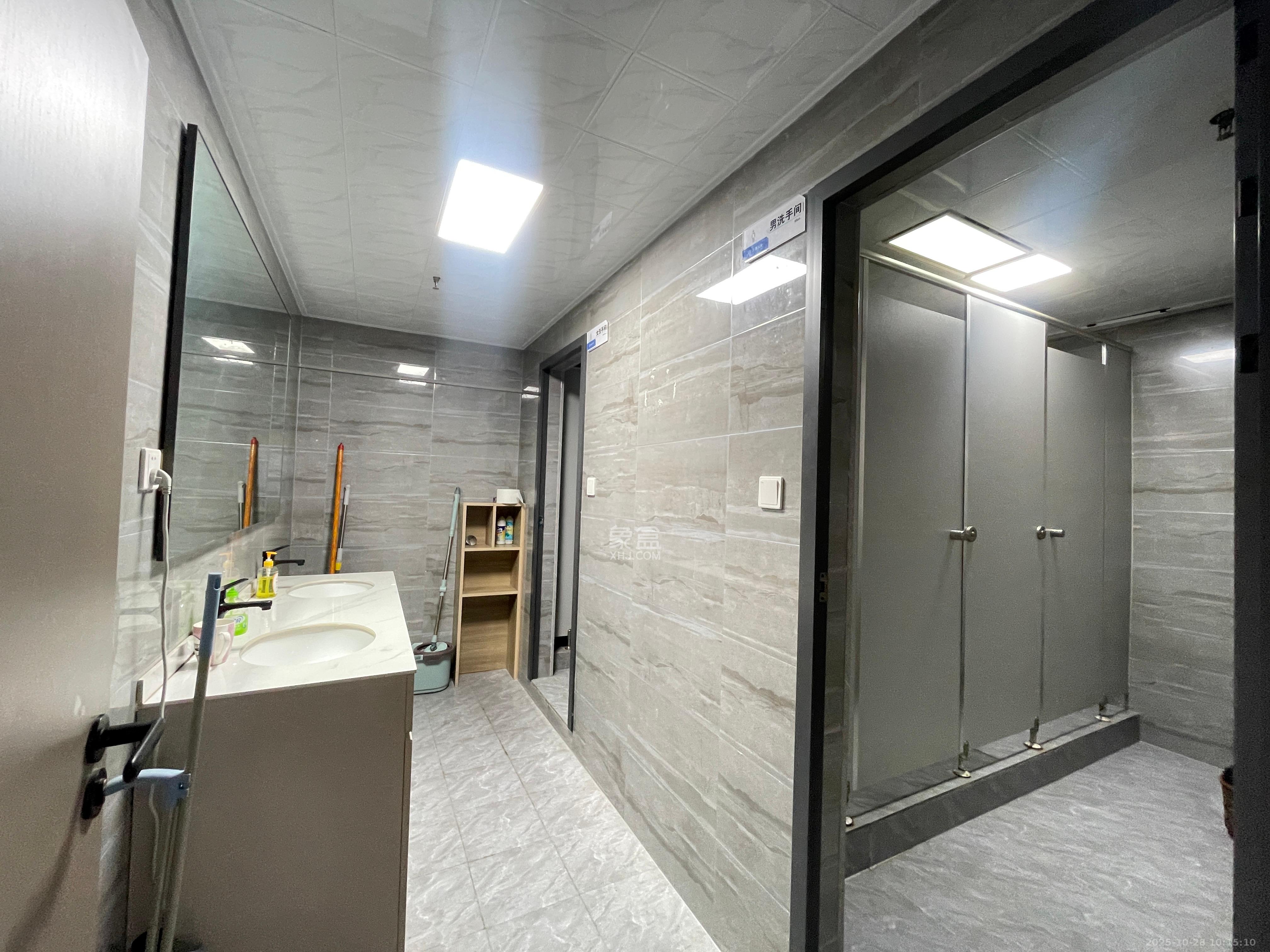 华润翡翠府  1室1厅1卫    11000.0元/月 华润翡翠府  1室1厅1卫    11000.0元/月室内图