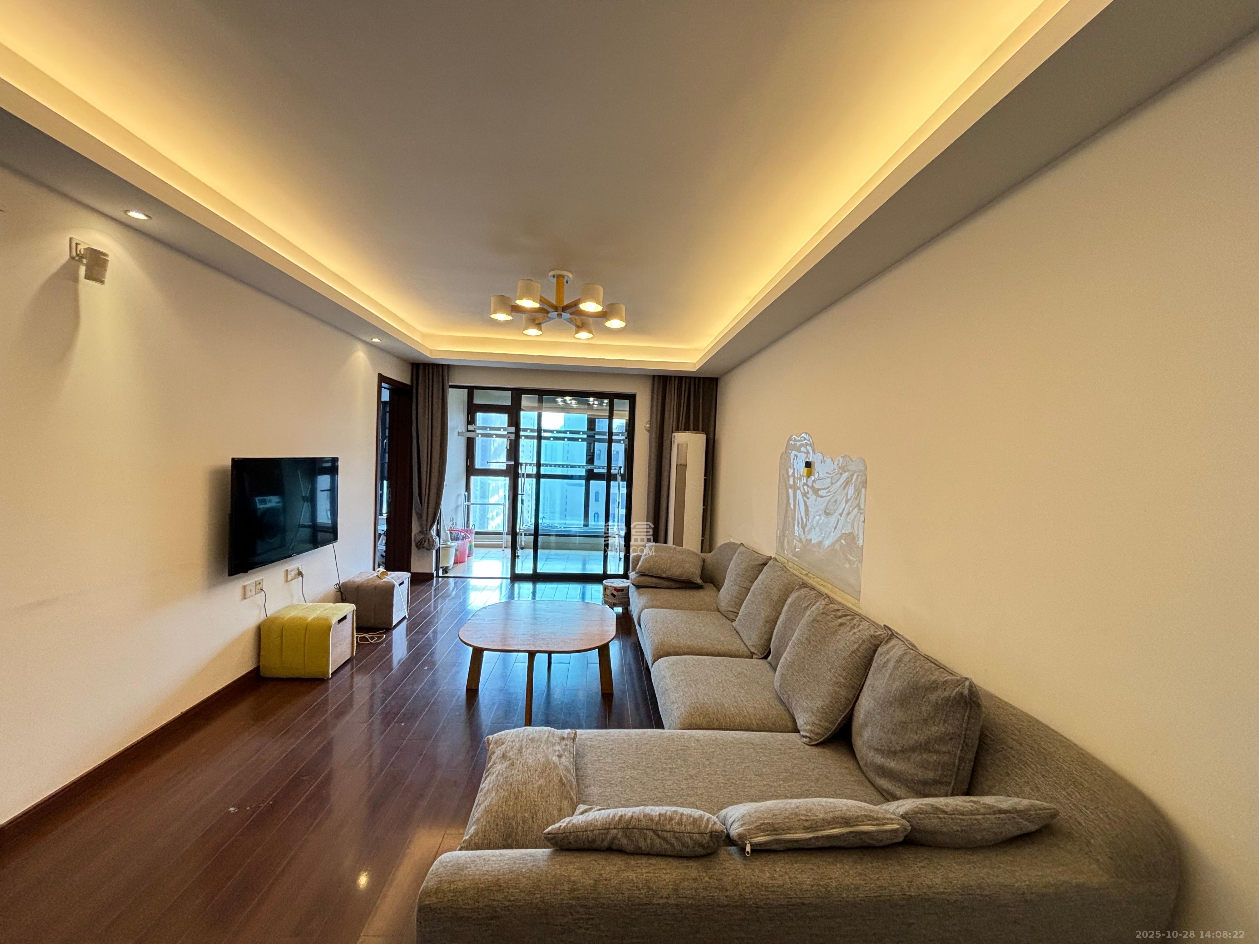 万科里金域滨江  3室2厅1卫    3600.0元/月