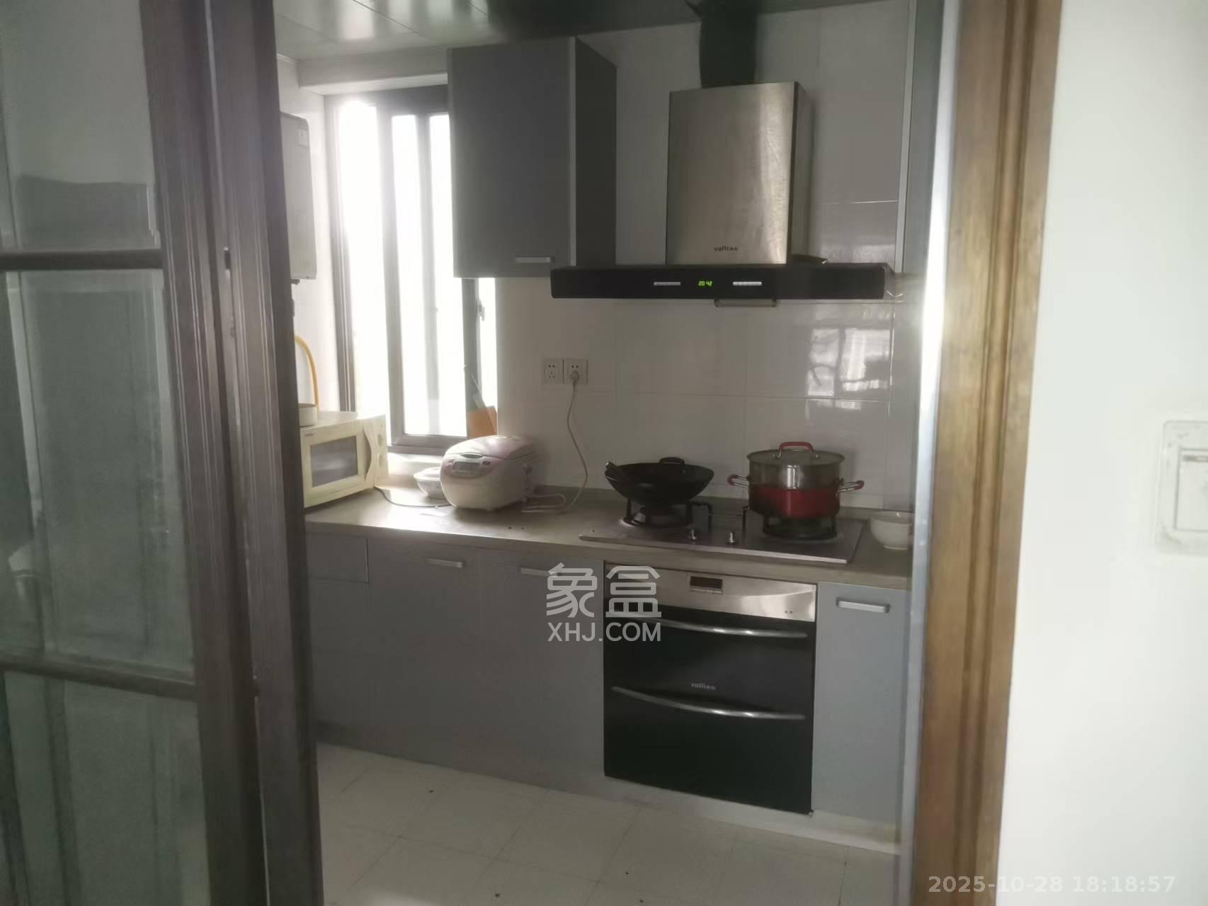 尚都花园城  3室2厅1卫    2300.0元/月室内图